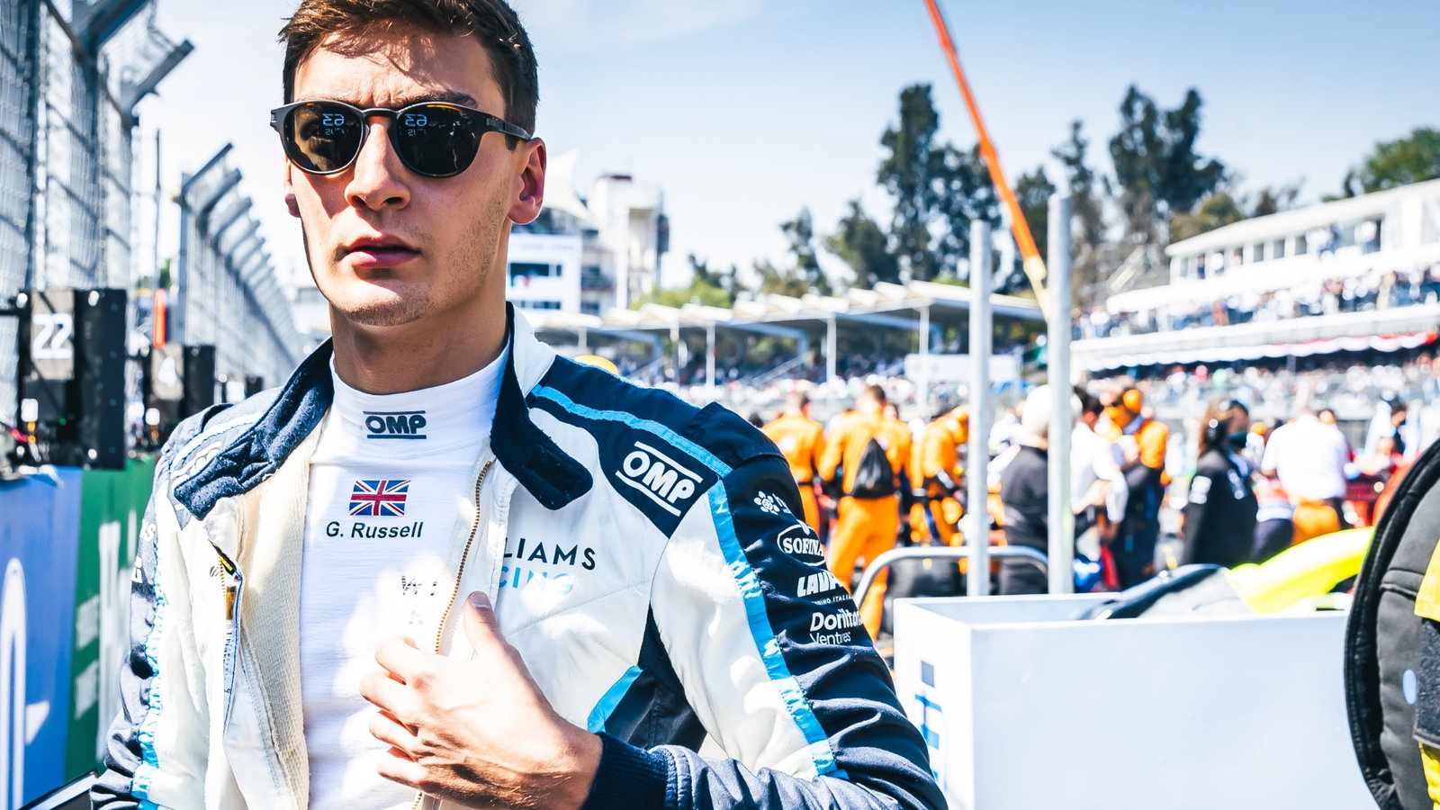 George Russell (GBR) Williams Racing on the grid.