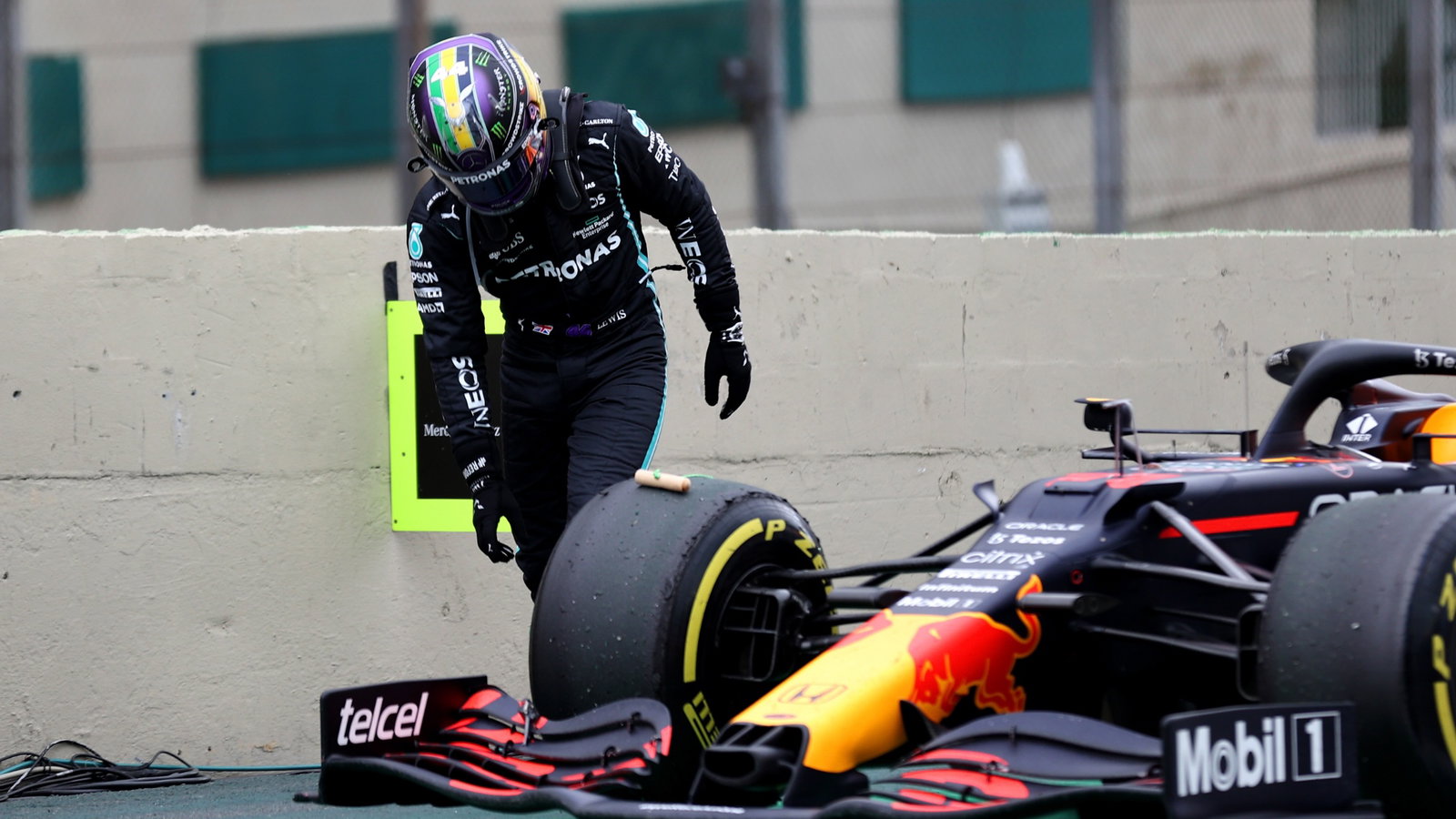 Lewis Hamilton (GBR) Mercedes AMG F1 W12.