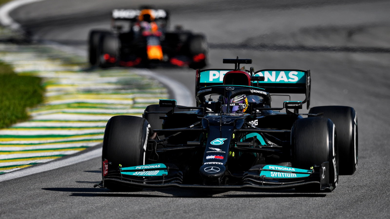 Lewis Hamilton (GBR) Mercedes AMG F1 W12.