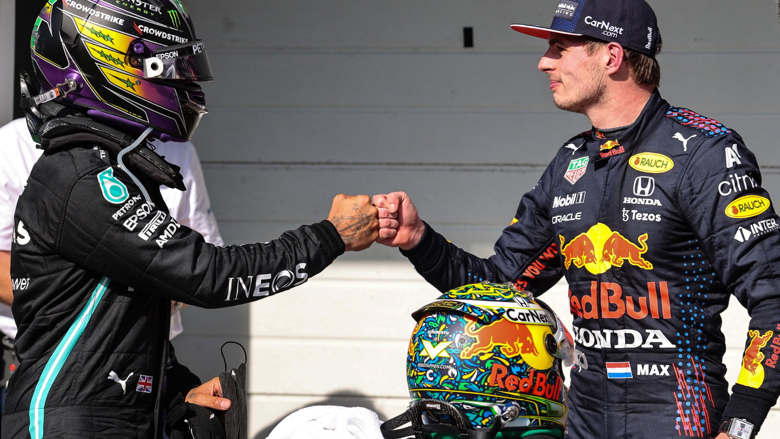 (L to R): race winner Lewis Hamilton (GBR) Mercedes AMG F1 celebrates with second placed Max Verstappen (NLD) Red Bull Racing in parc ferme.