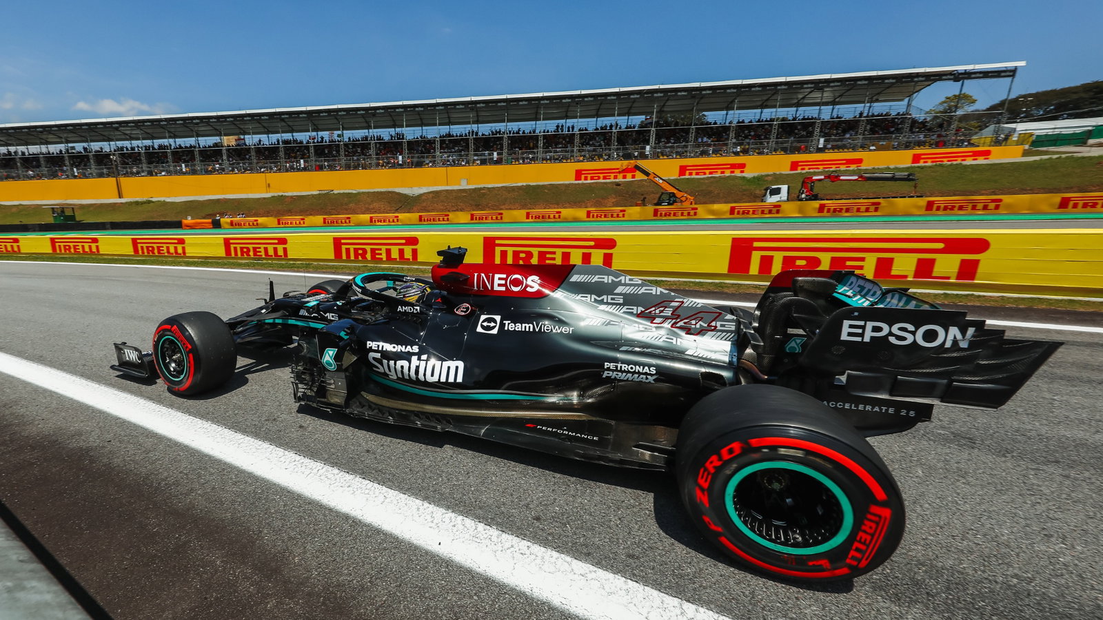 Lewis Hamilton (GBR) Mercedes AMG F1 W12.