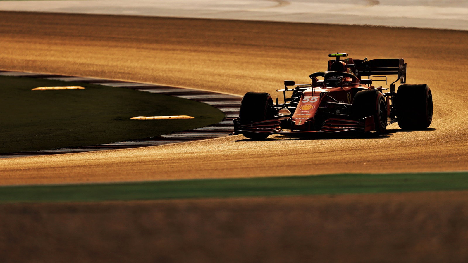 Carlos Sainz Jr (ESP) Ferrari SF-21.