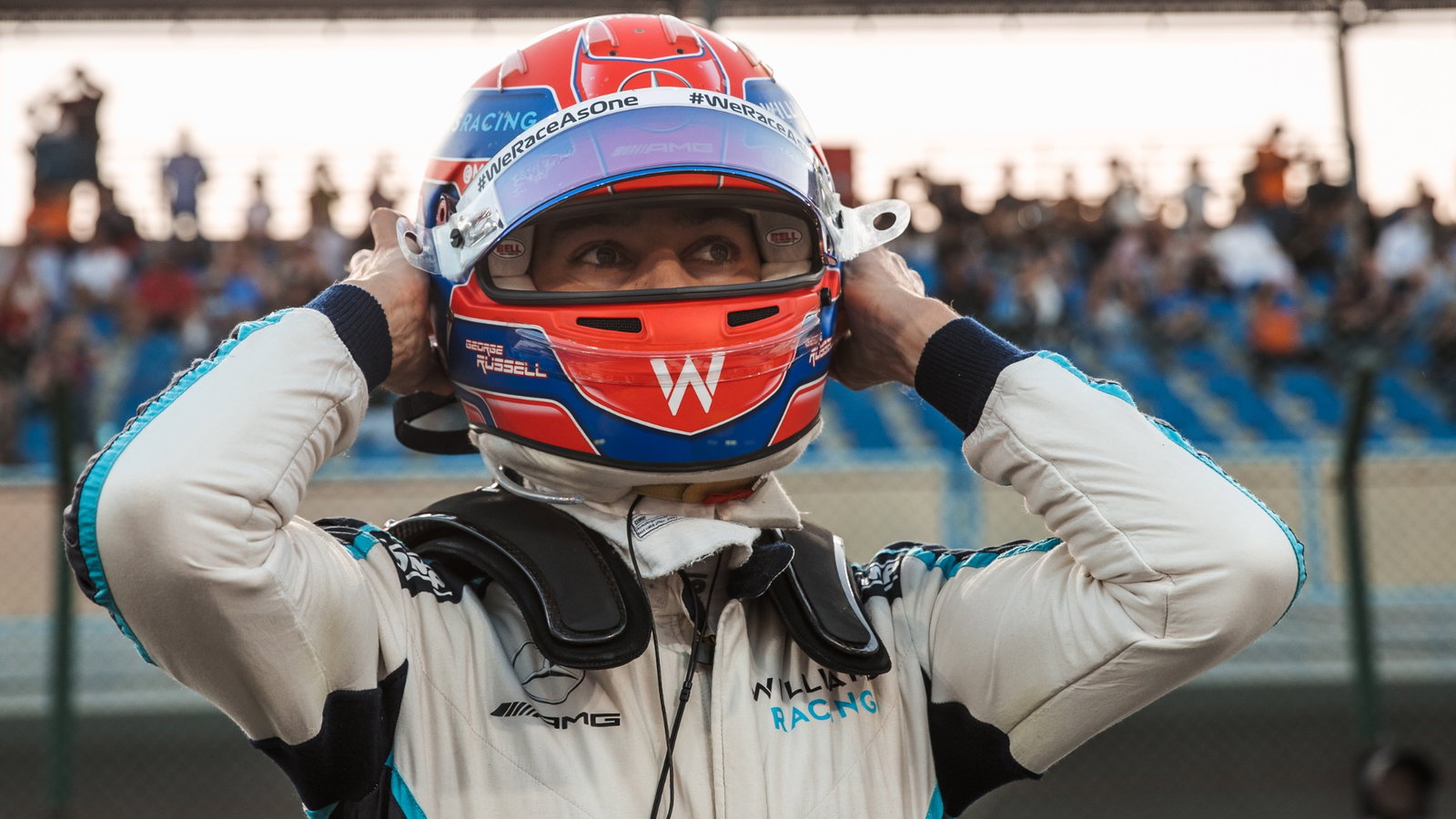 George Russell (GBR) Williams Racing on the grid.