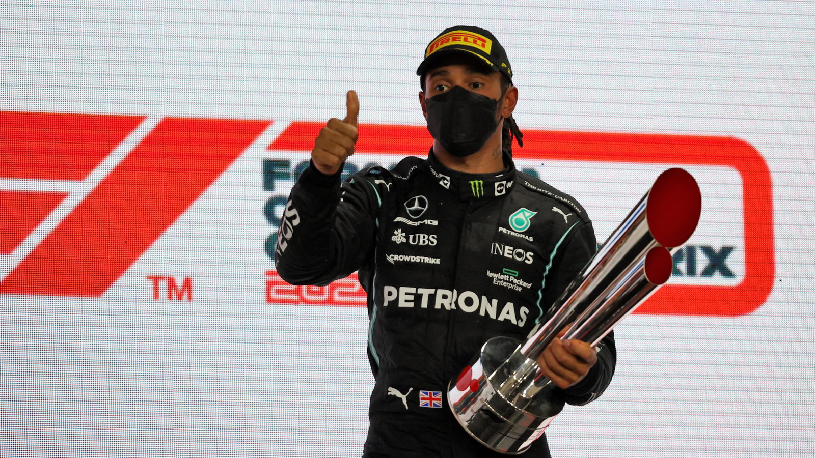 Race winner Lewis Hamilton (GBR) Mercedes AMG F1 celebrates on the podium.
