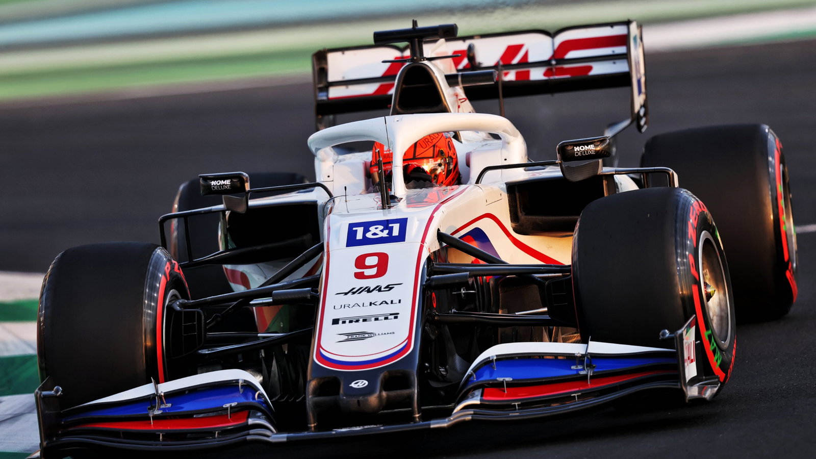 Nikita Mazepin (RUS) Haas F1 Team VF-21.