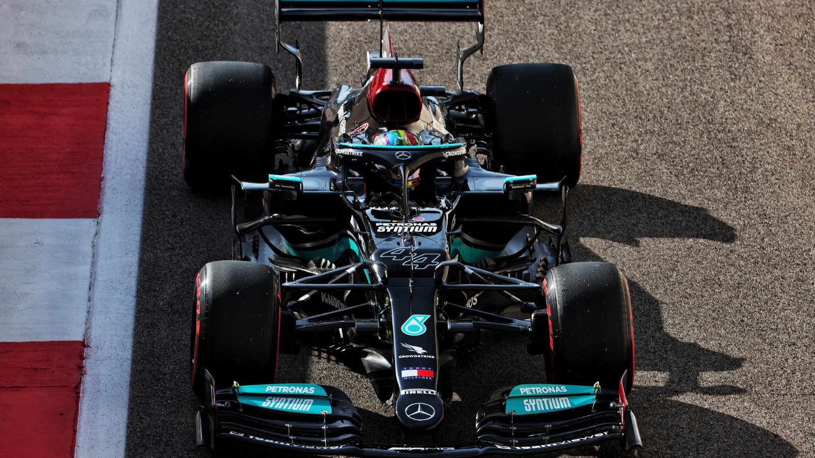 Lewis Hamilton (GBR) Mercedes AMG F1 W12.