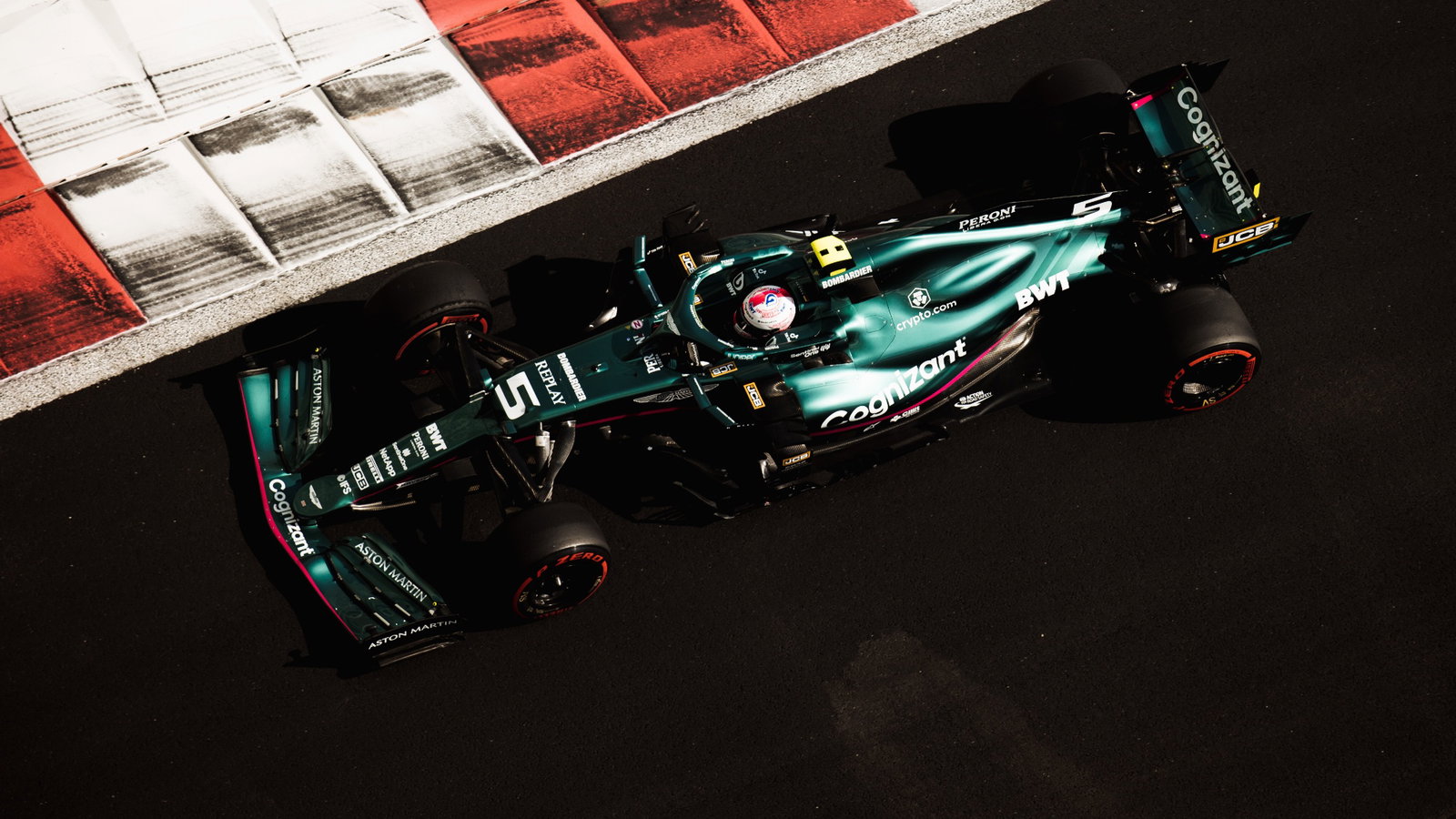 Sebastian Vettel (GER) Aston Martin F1 Team AMR21.