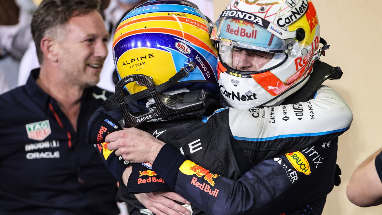 Max Verstappen (NLD), Red Bull Racing and Fernando Alonso (ESP), Alpine F1 Team 