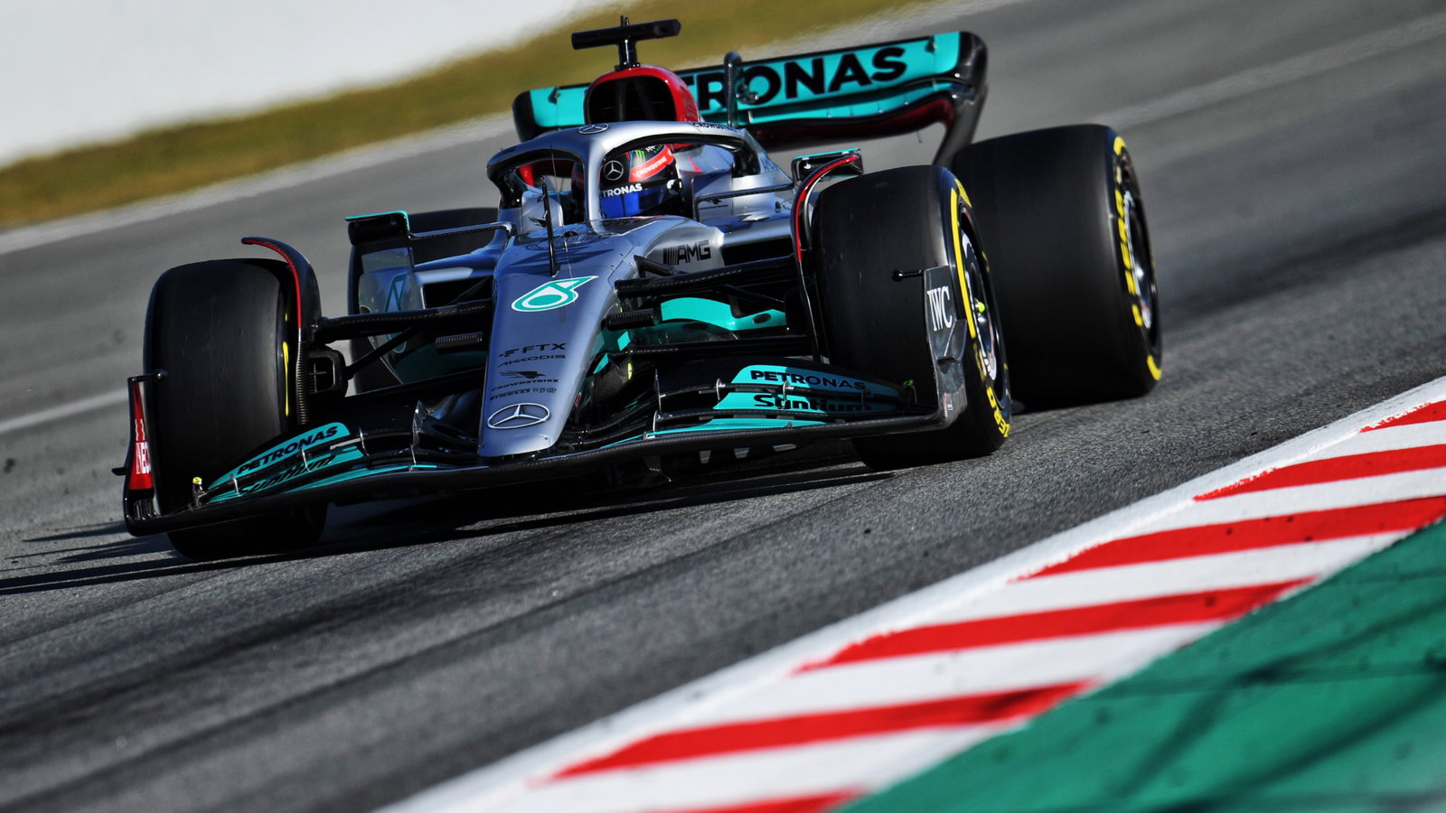 George Russell (GBR) Mercedes AMG F1 W13.