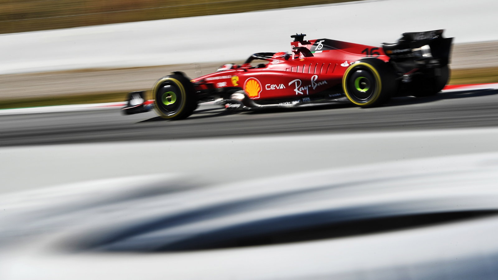 Charles Leclerc (MON) Ferrari F1-75.