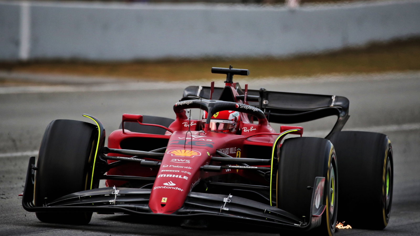 Charles Leclerc (MON) Ferrari F1-75.