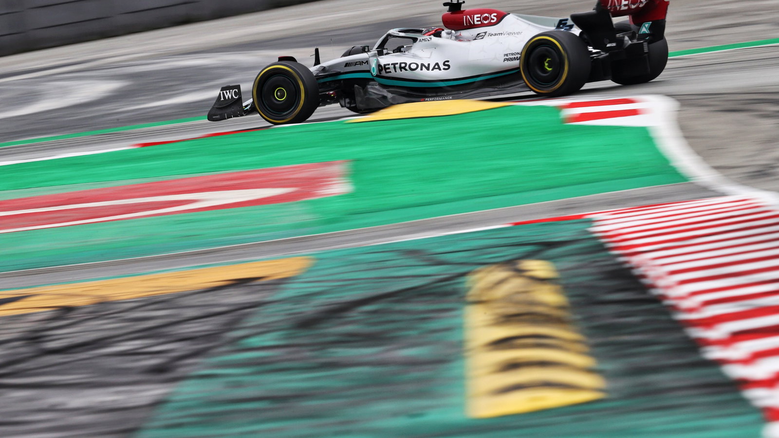 George Russell (GBR) Mercedes AMG F1 W13.