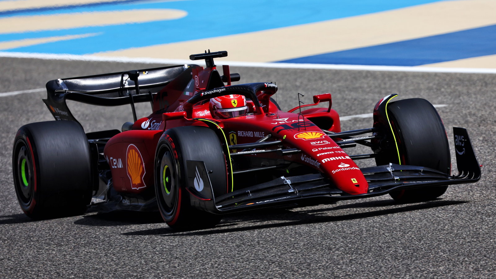 Charles Leclerc (MON) Ferrari F1-75.