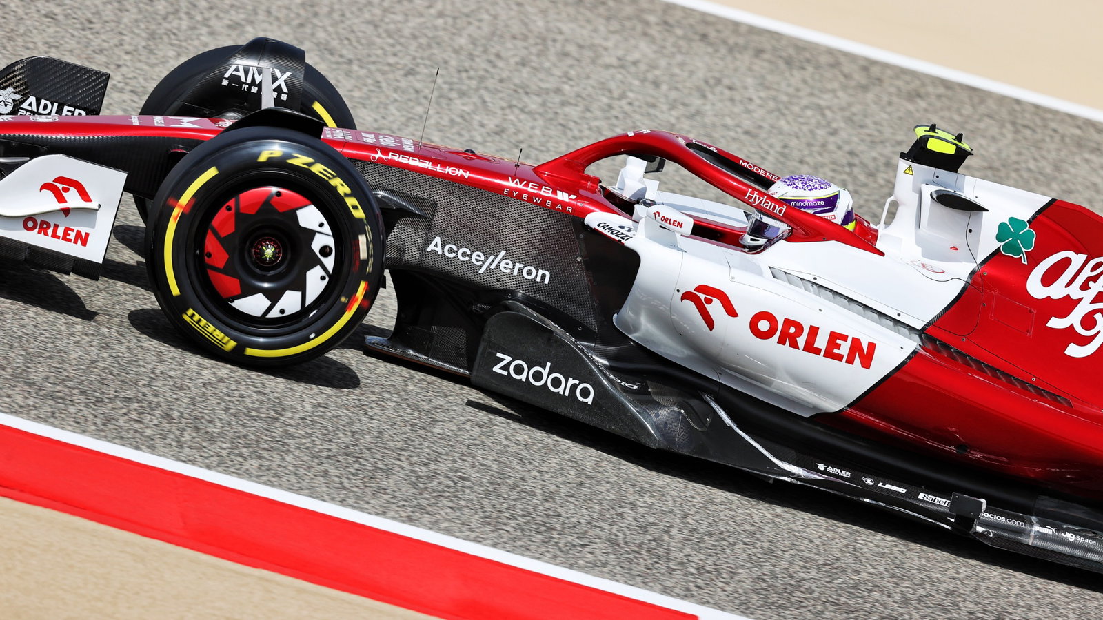 Guanyu Zhou (CHN) Alfa Romeo F1 Team C42.