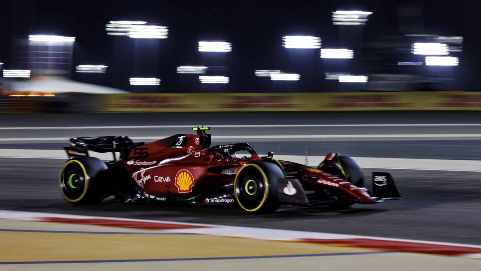 Carlos Sainz Jr (ESP) Ferrari F1-75.