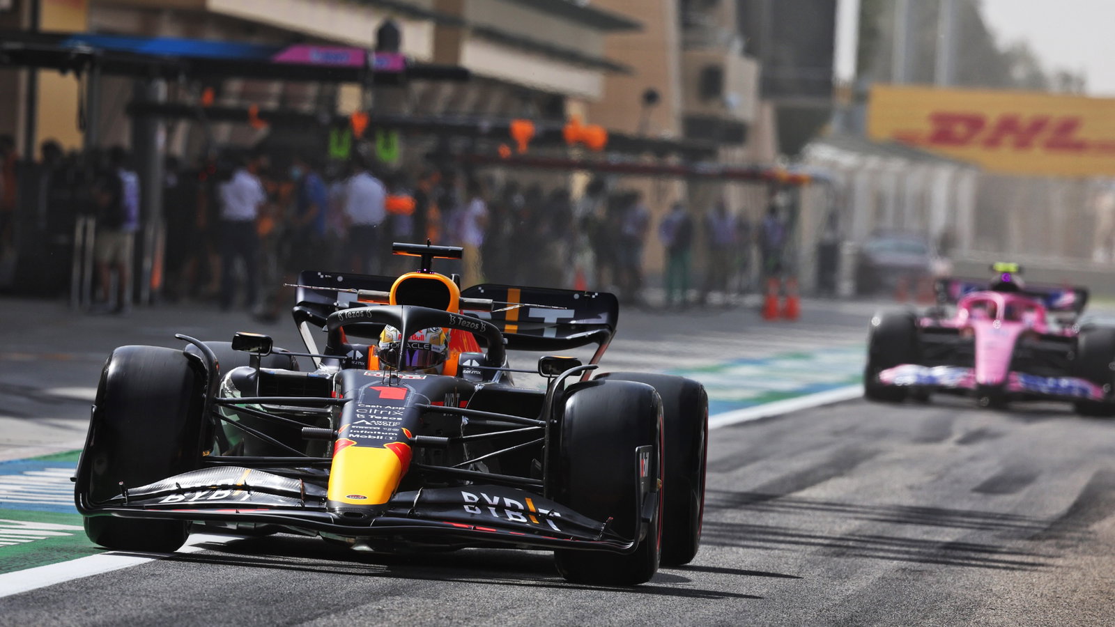 Max Verstappen (NLD) Red Bull Racing RB18.