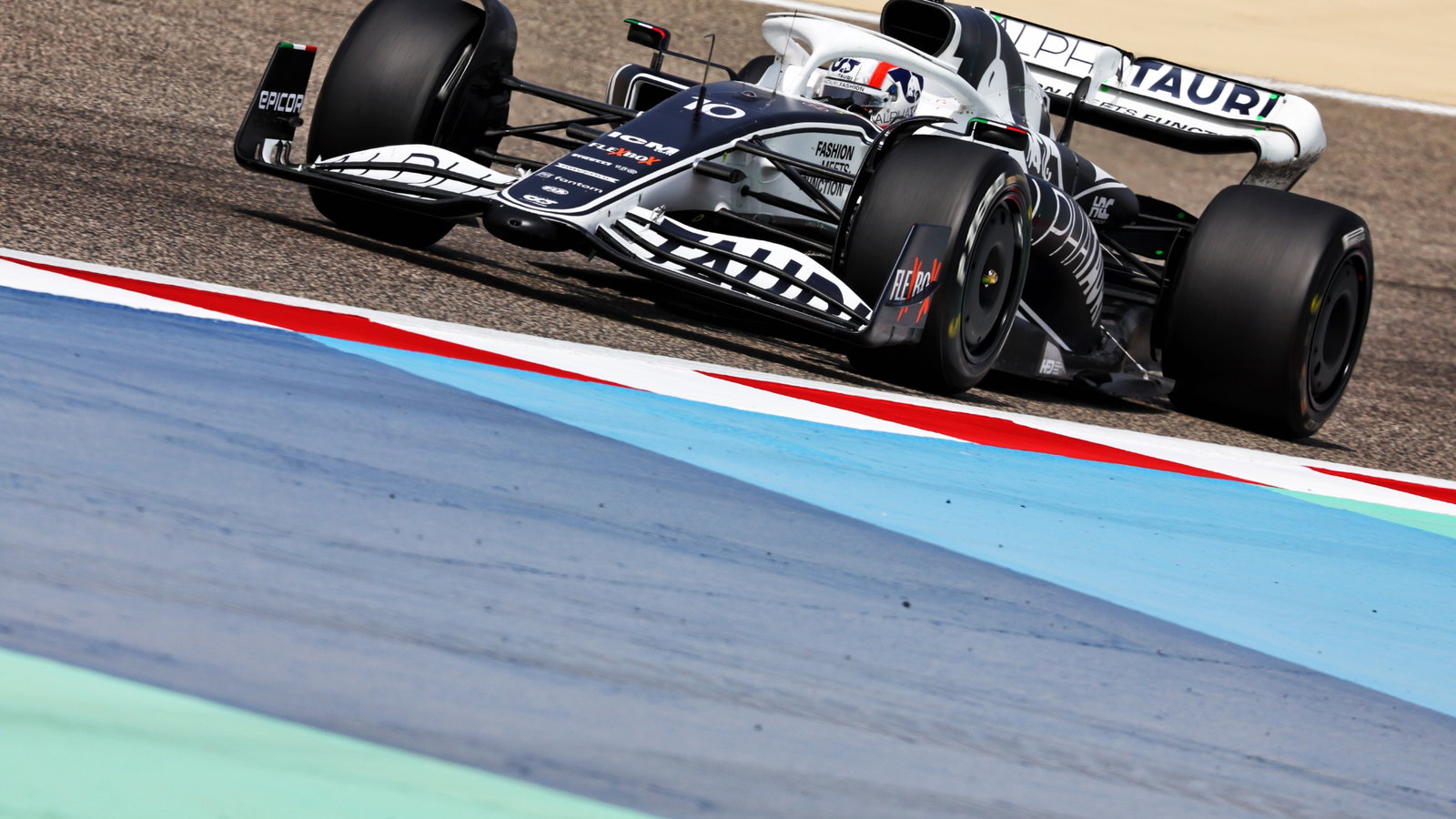 Pierre Gasly (FRA) AlphaTauri AT03.