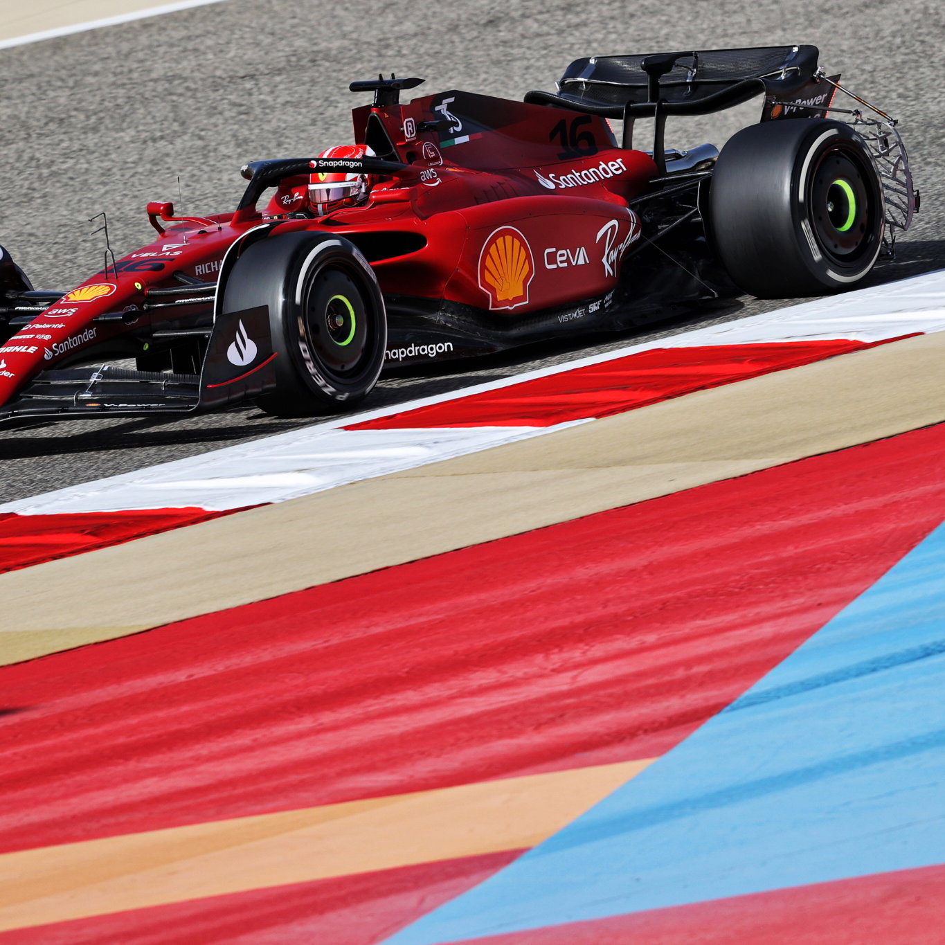 Charles Leclerc (MON) Ferrari F1-75.