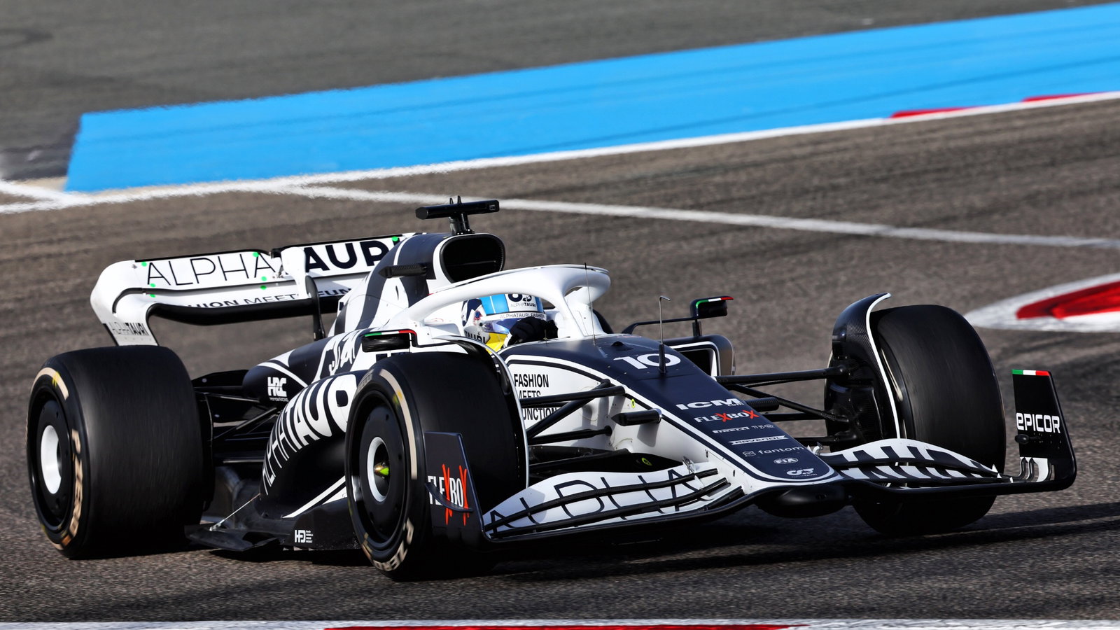 Pierre Gasly (FRA) AlphaTauri AT03.