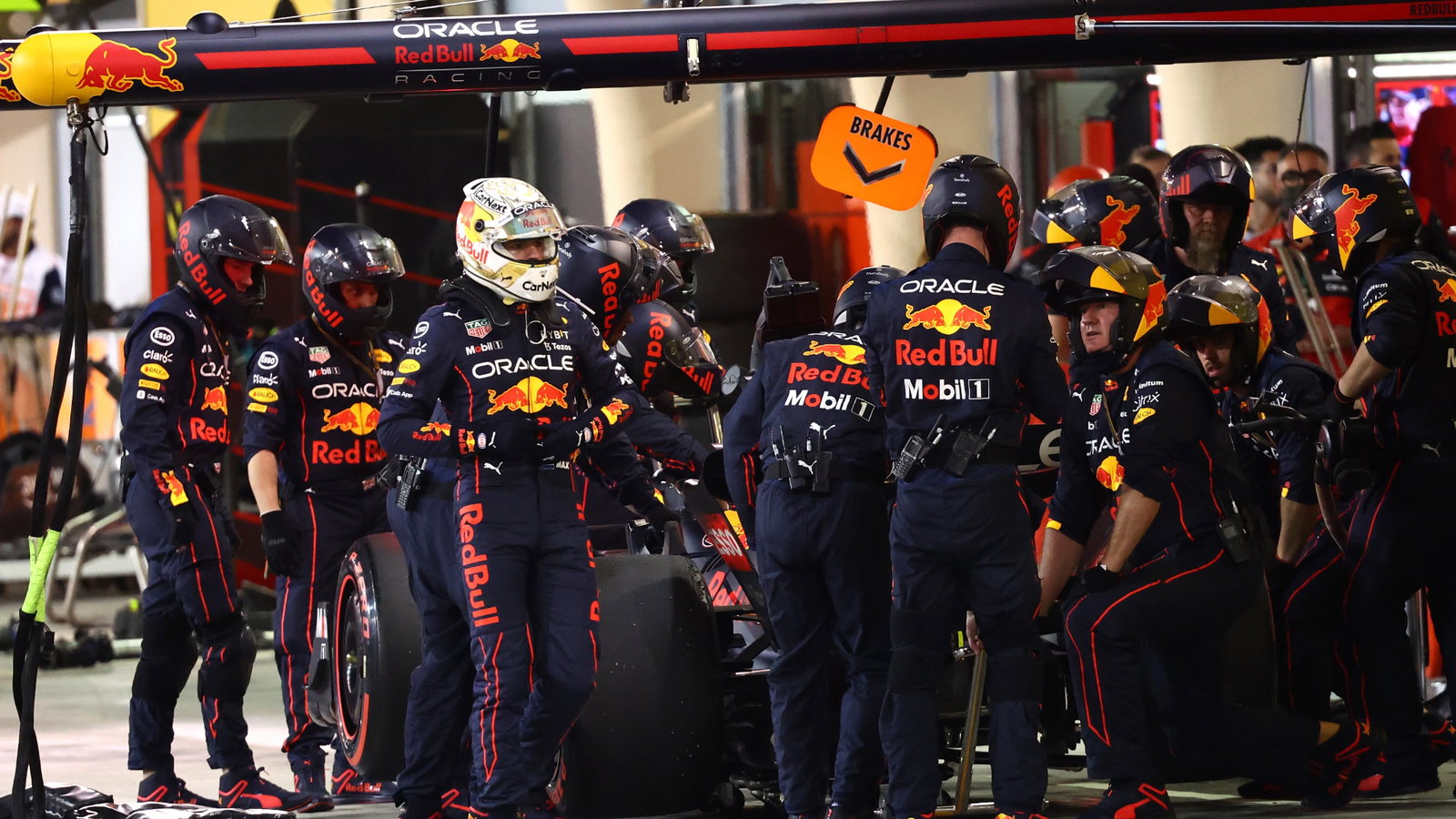 Max Verstappen (NLD) Red Bull Racing RB18 retires from the race.