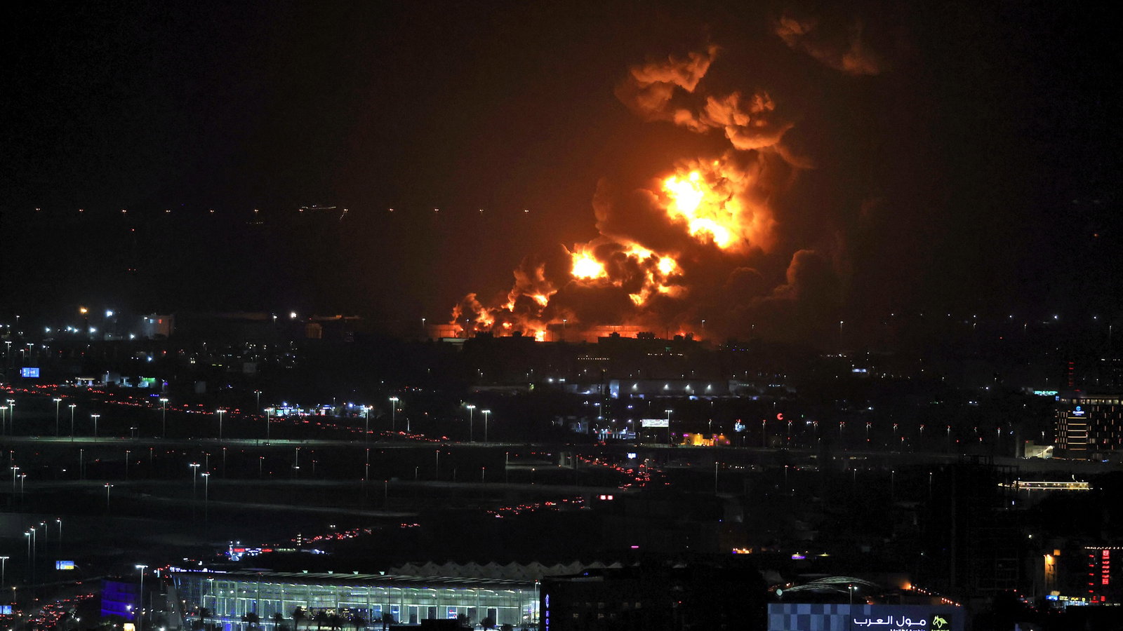 Circuit atmosphere - fire following a missile strike on an Aramco oil facility.