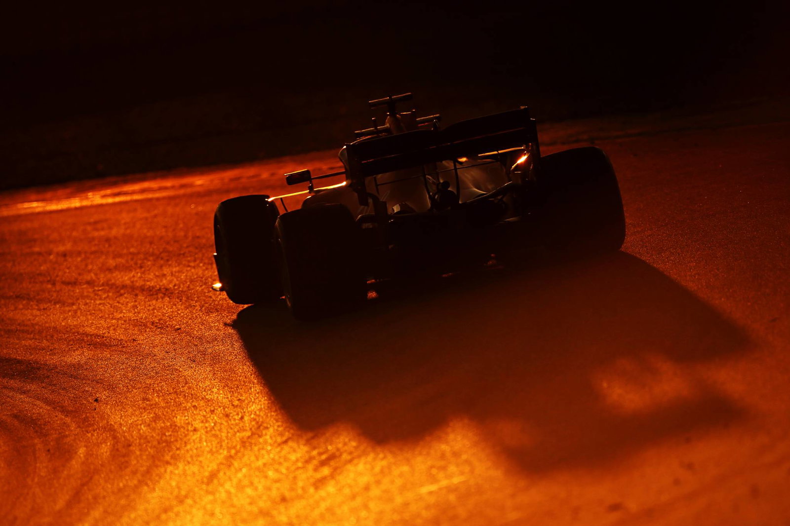 Bernie Ecclestone: Saya akan meninggalkan seluruh musim F1 2020