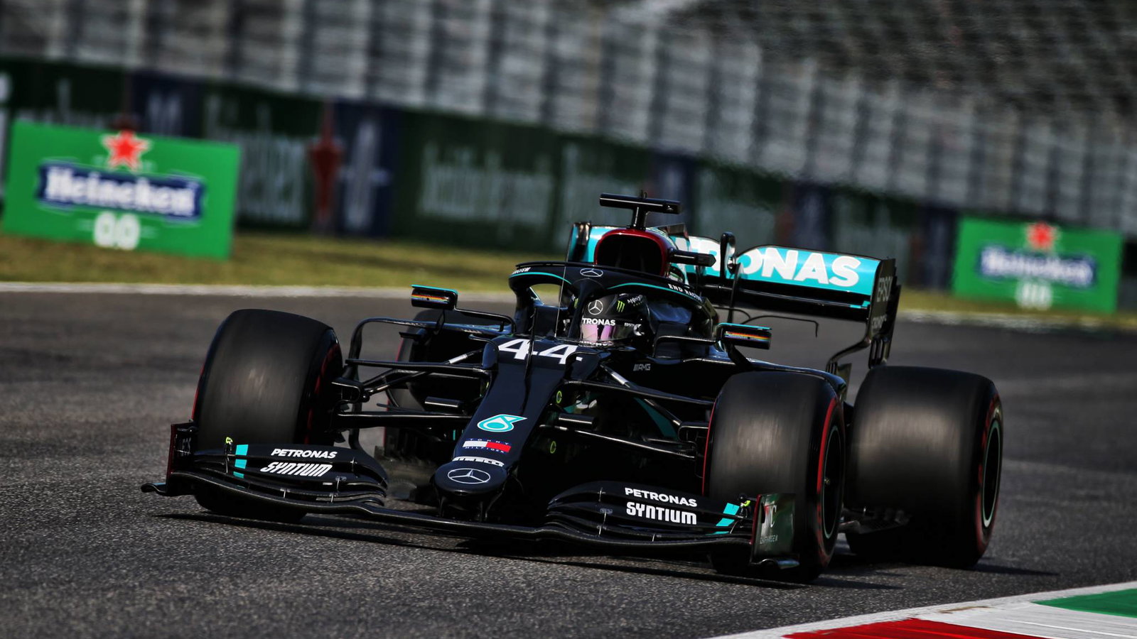 Lewis Hamilton (GBR) Mercedes AMG F1 W11.