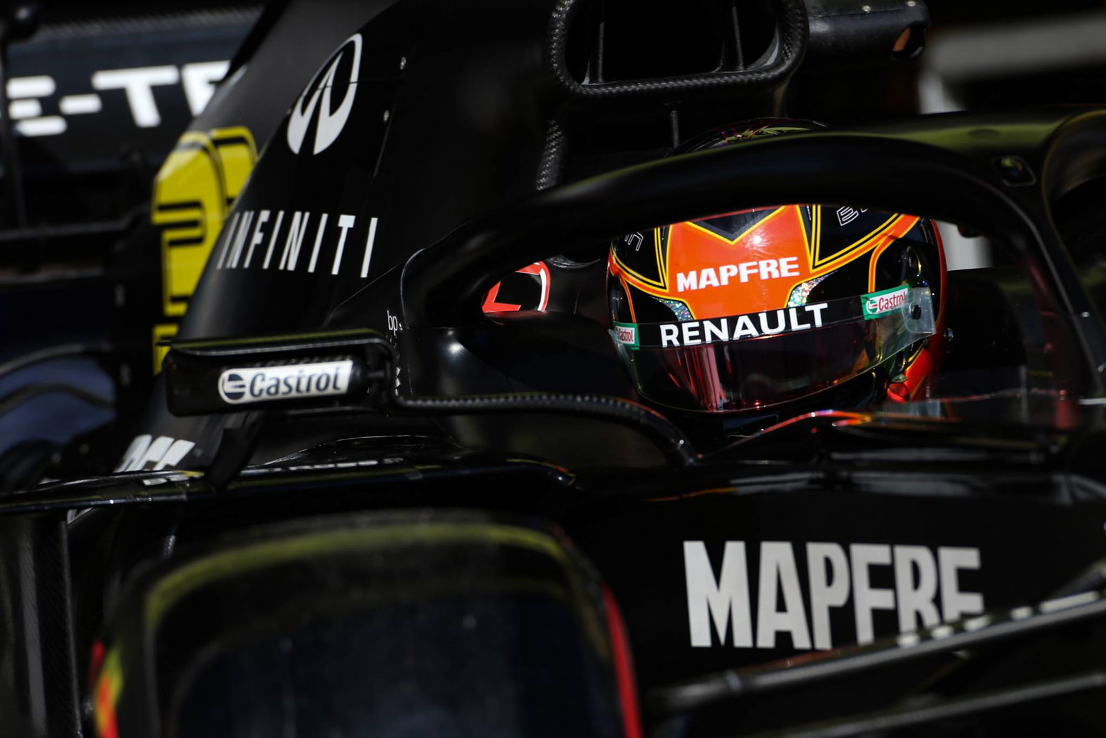 F1 Gossip: McLaren considering selling stake in team