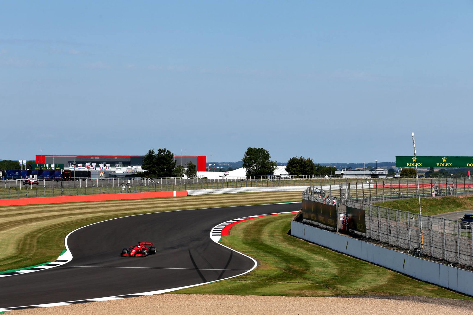 Lewis Hamilton tetap di atas dalam latihan GP Hari Jadi F1 terakhir