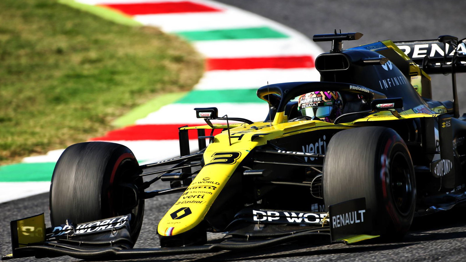 Daniel Ricciardo (AUS) Renault F1 Team RS20.