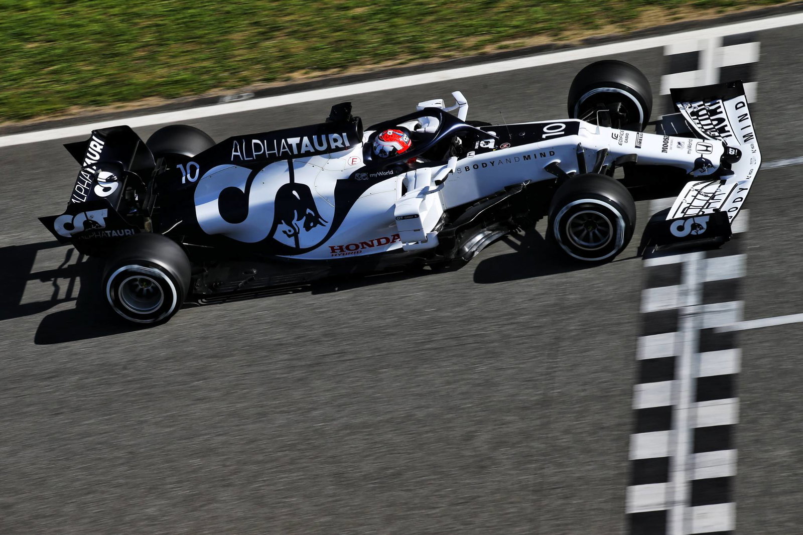 Vettel: Ferrari cornering faster but conditions distort comparisons