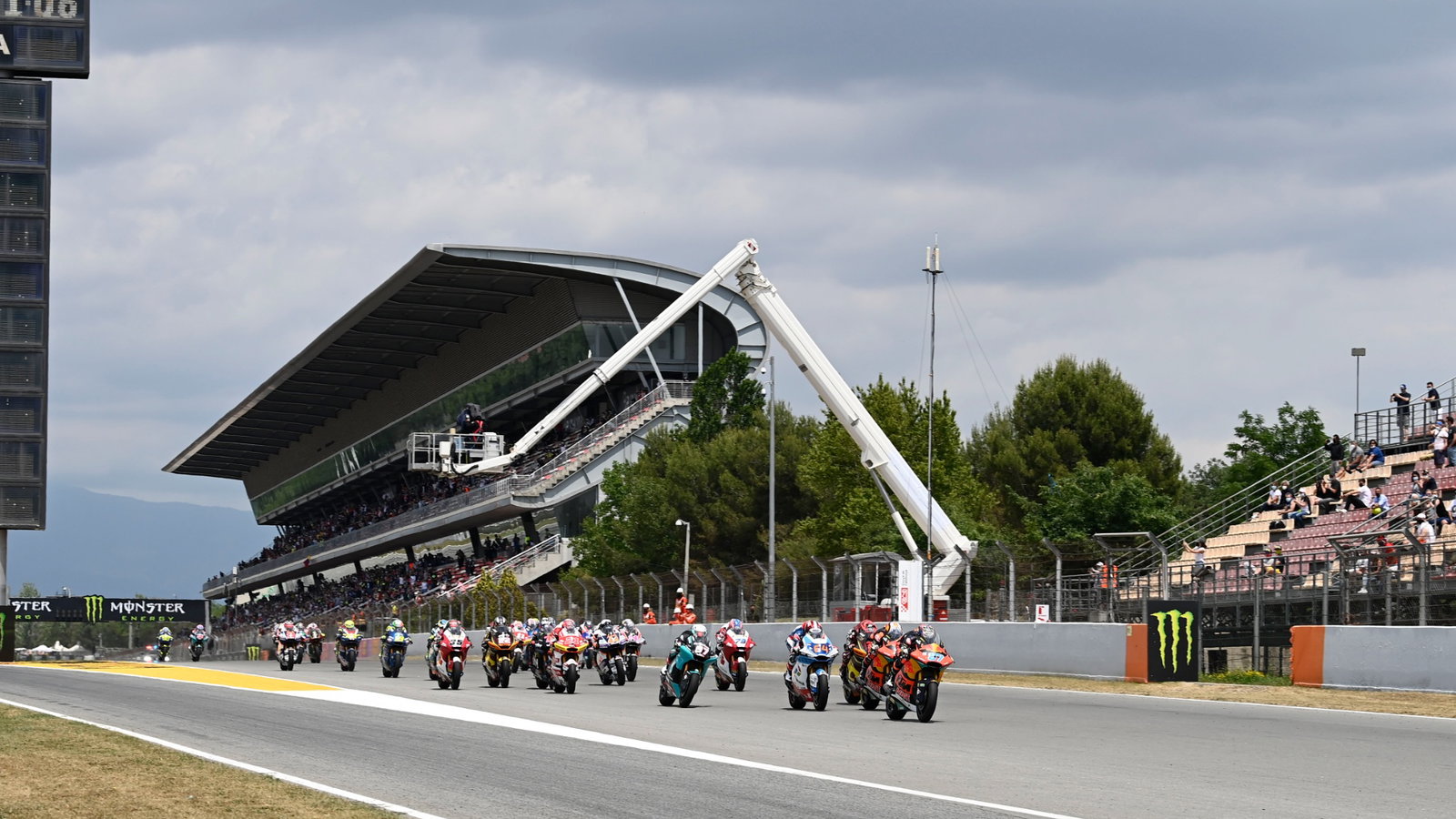 Race start, Moto2 race, Catalunya MotoGP 6 June 2021