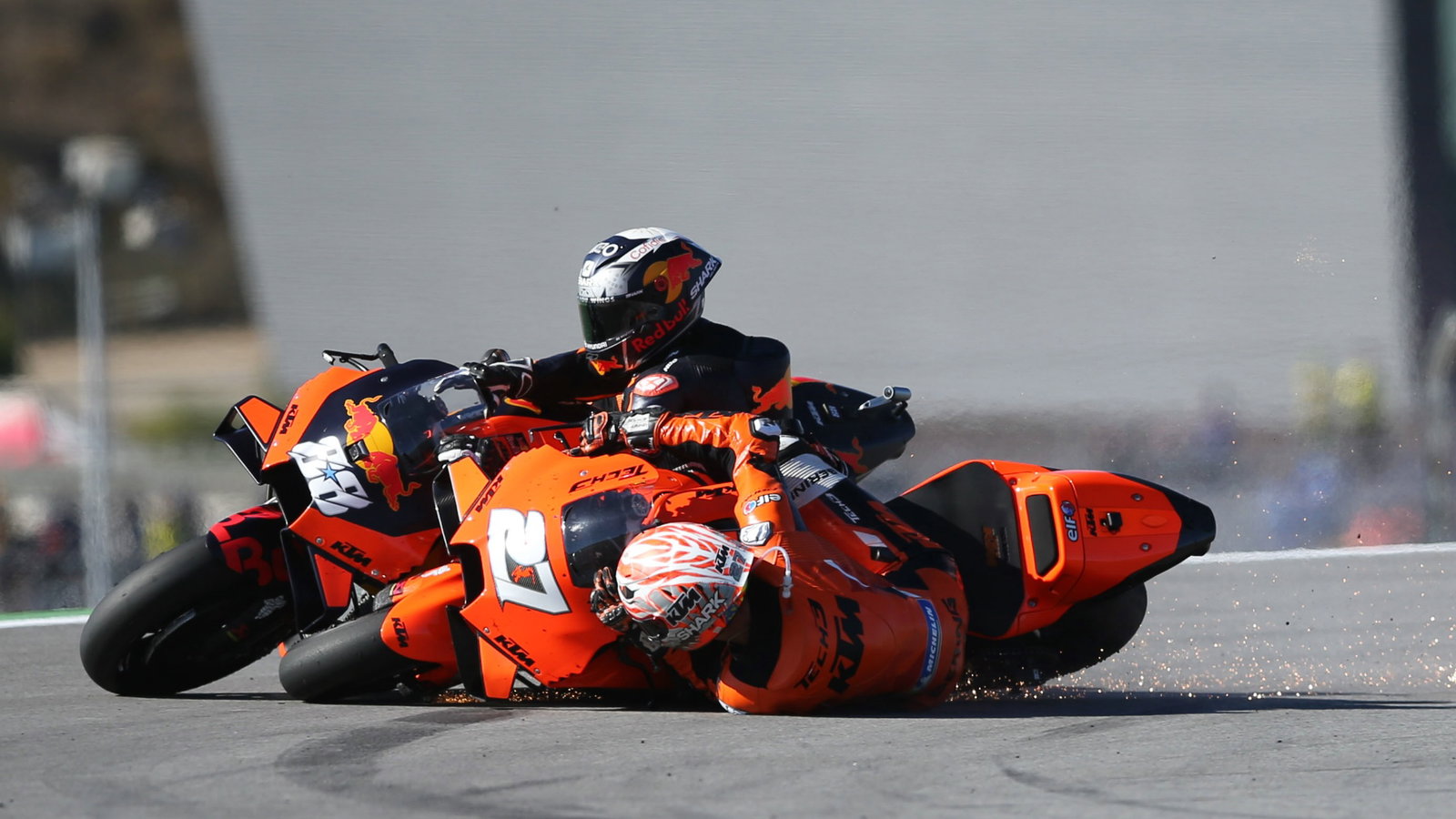 Miguel Oliveira and Iker Lecuona crash, MotoGP race, Algarve MotoGP, 7 November 2021