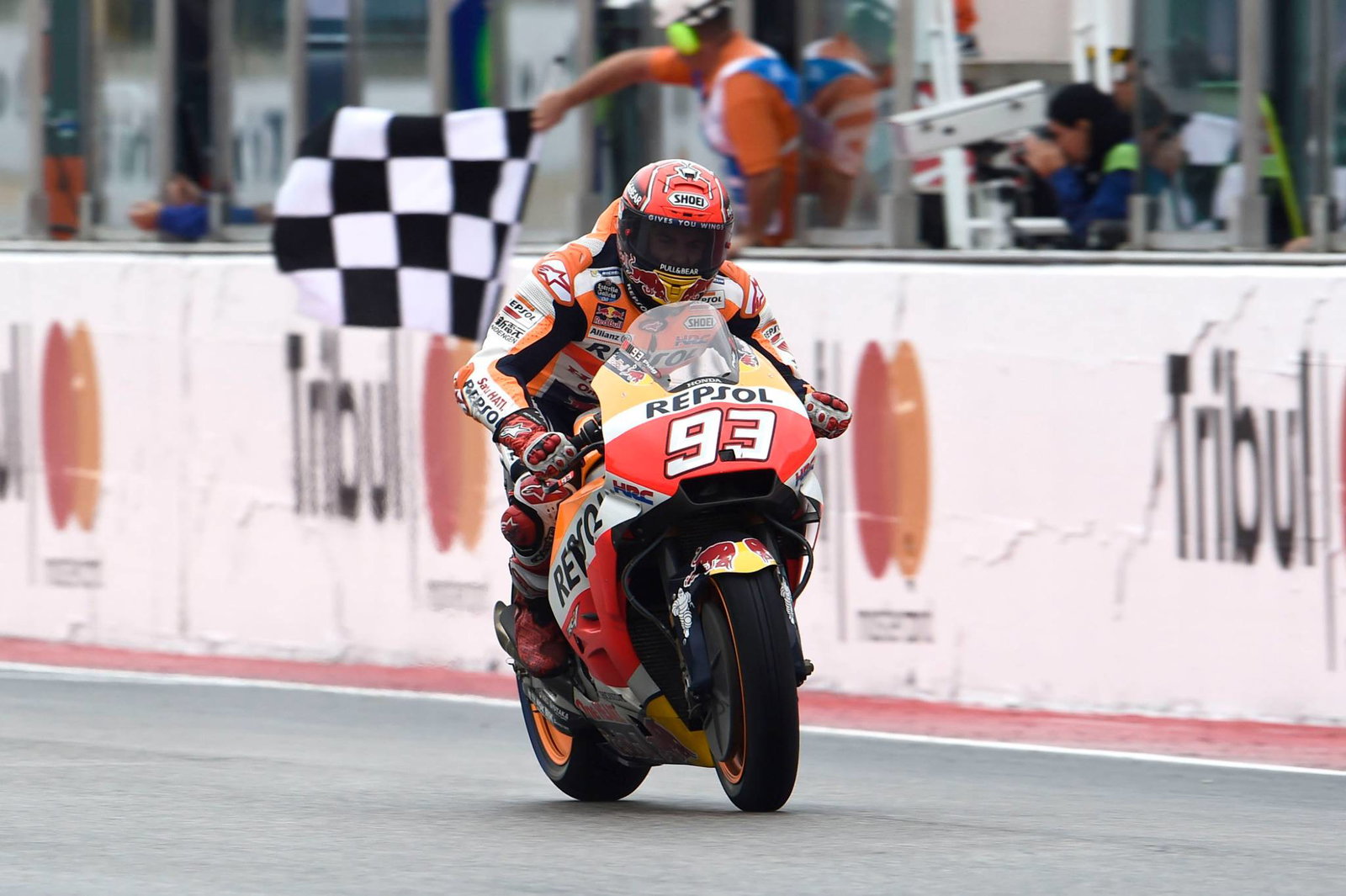 MotoGP Misano: Majestic Marquez ties title lead