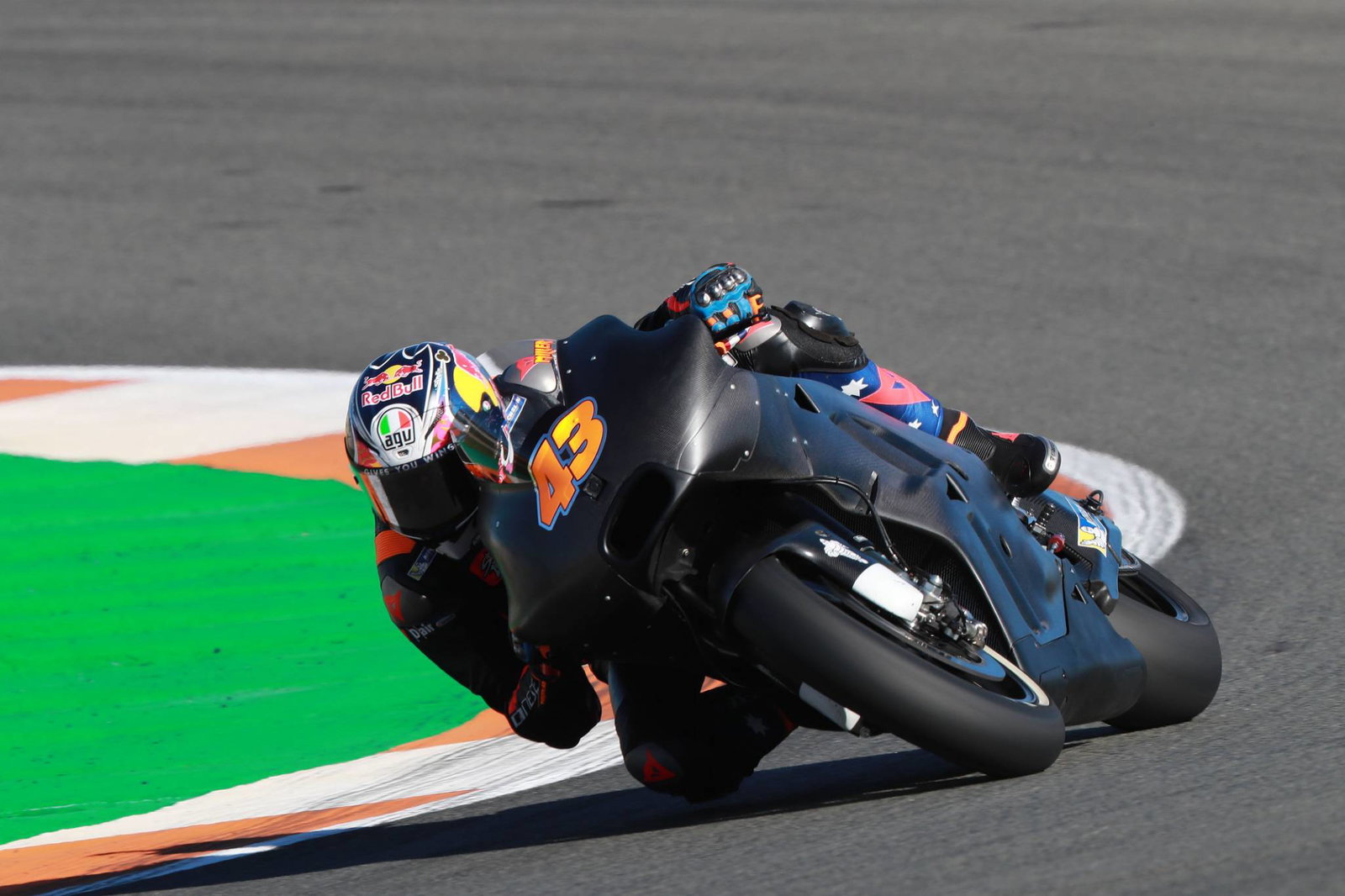 MotoGP Valencia Test: Yamaha fairing 'not final version'