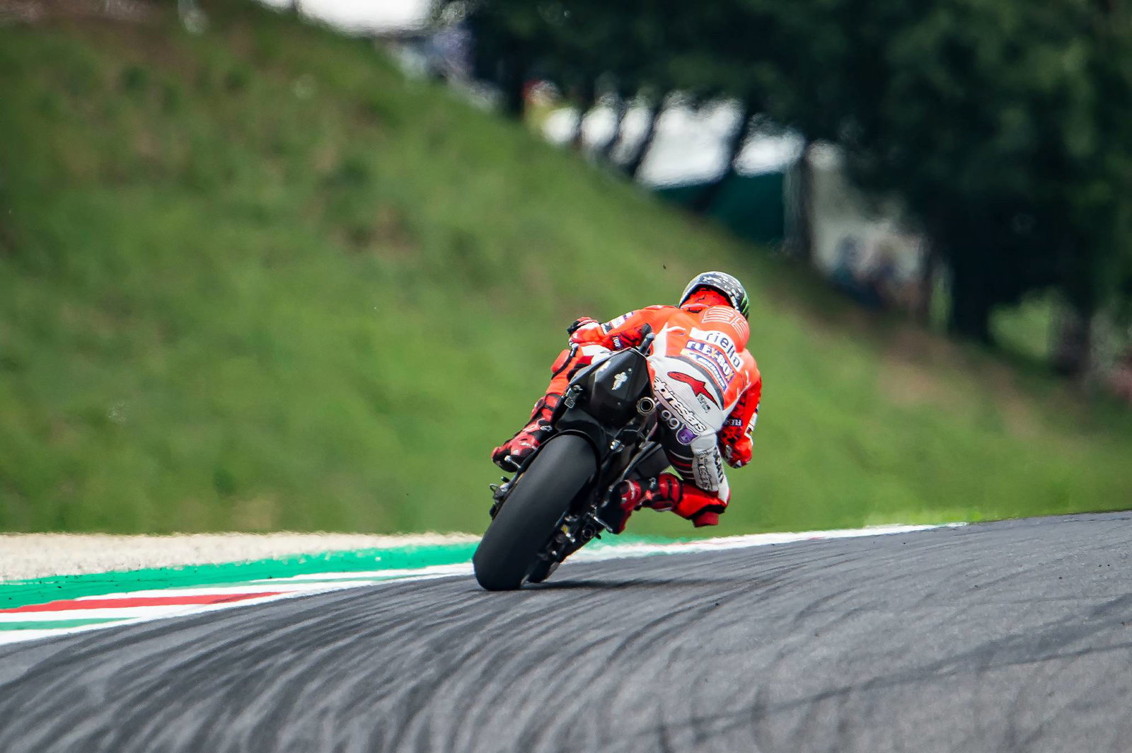 Rossi terkejut dengan tiang Mugello dengan keuntungan dari 'sesuatu yang lama'