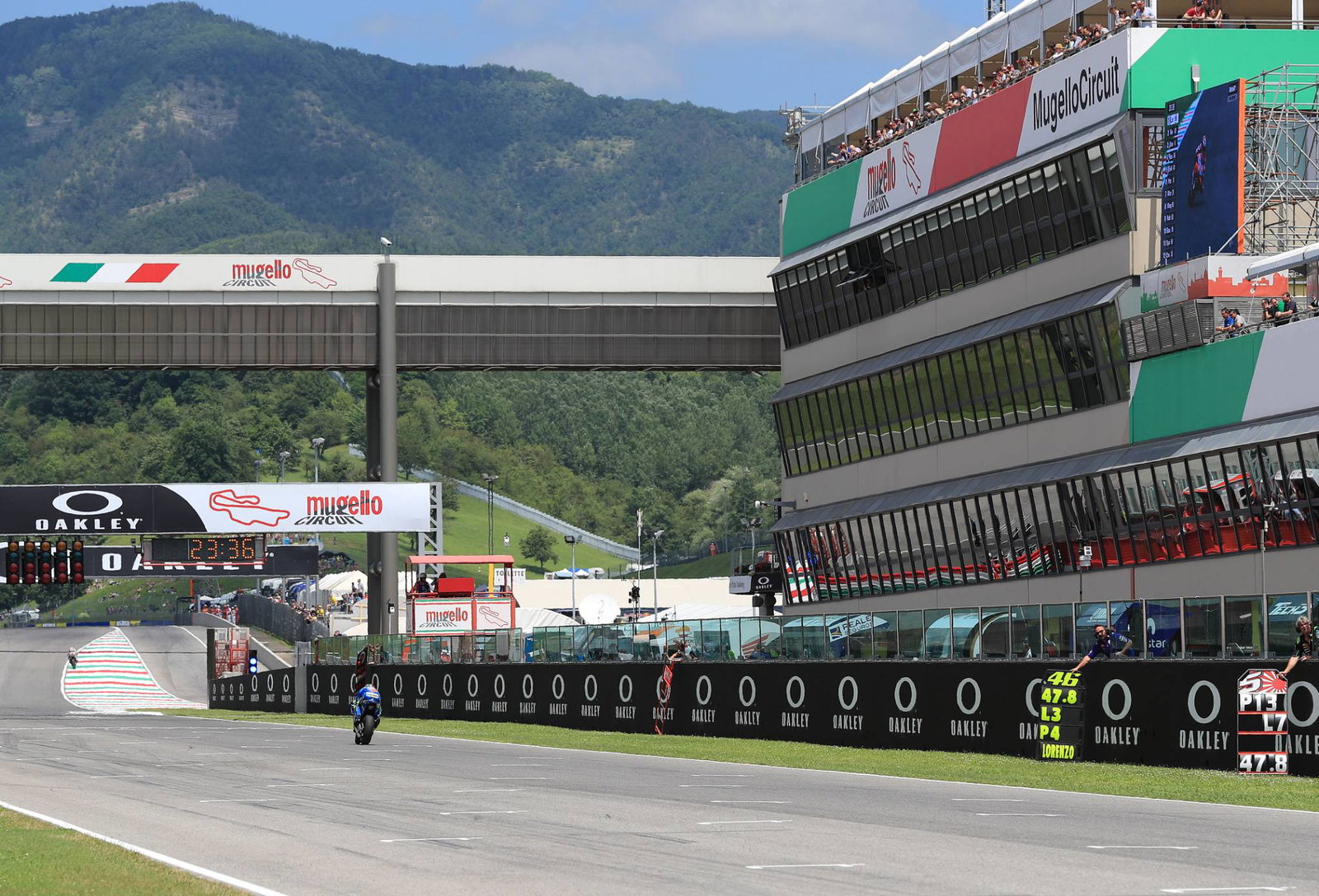 Mugello MotoGP: Trademark Lorenzo ride delivers maiden Ducati win