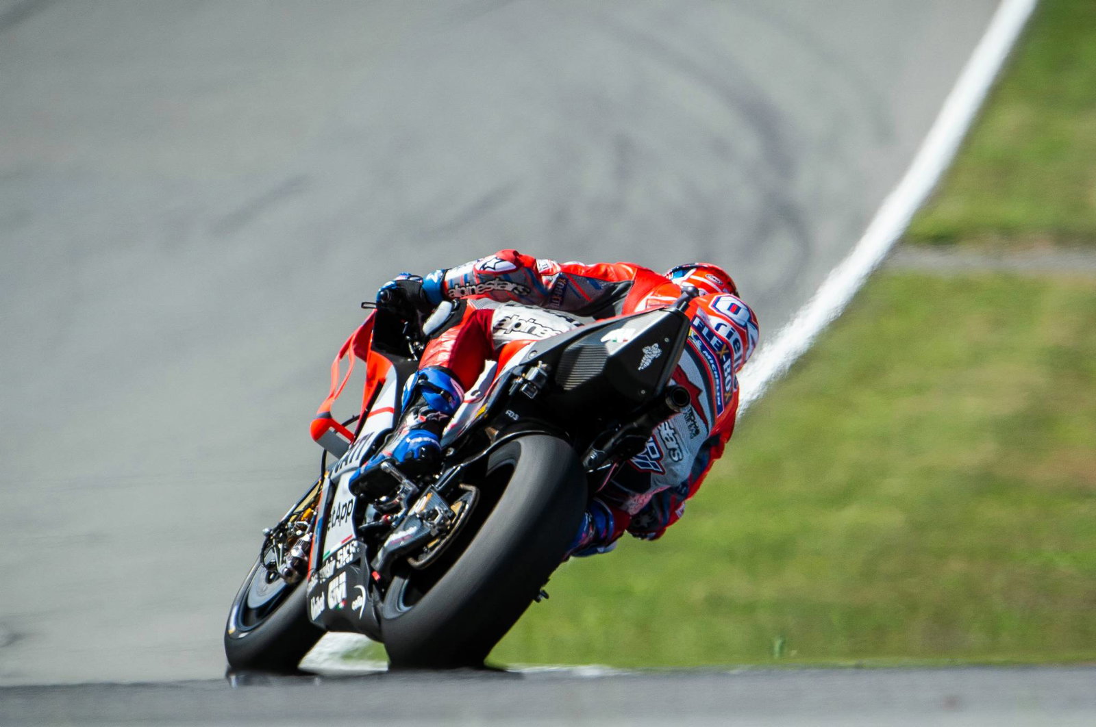 Dovizioso sees off Lorenzo, Marquez in Brno thriller