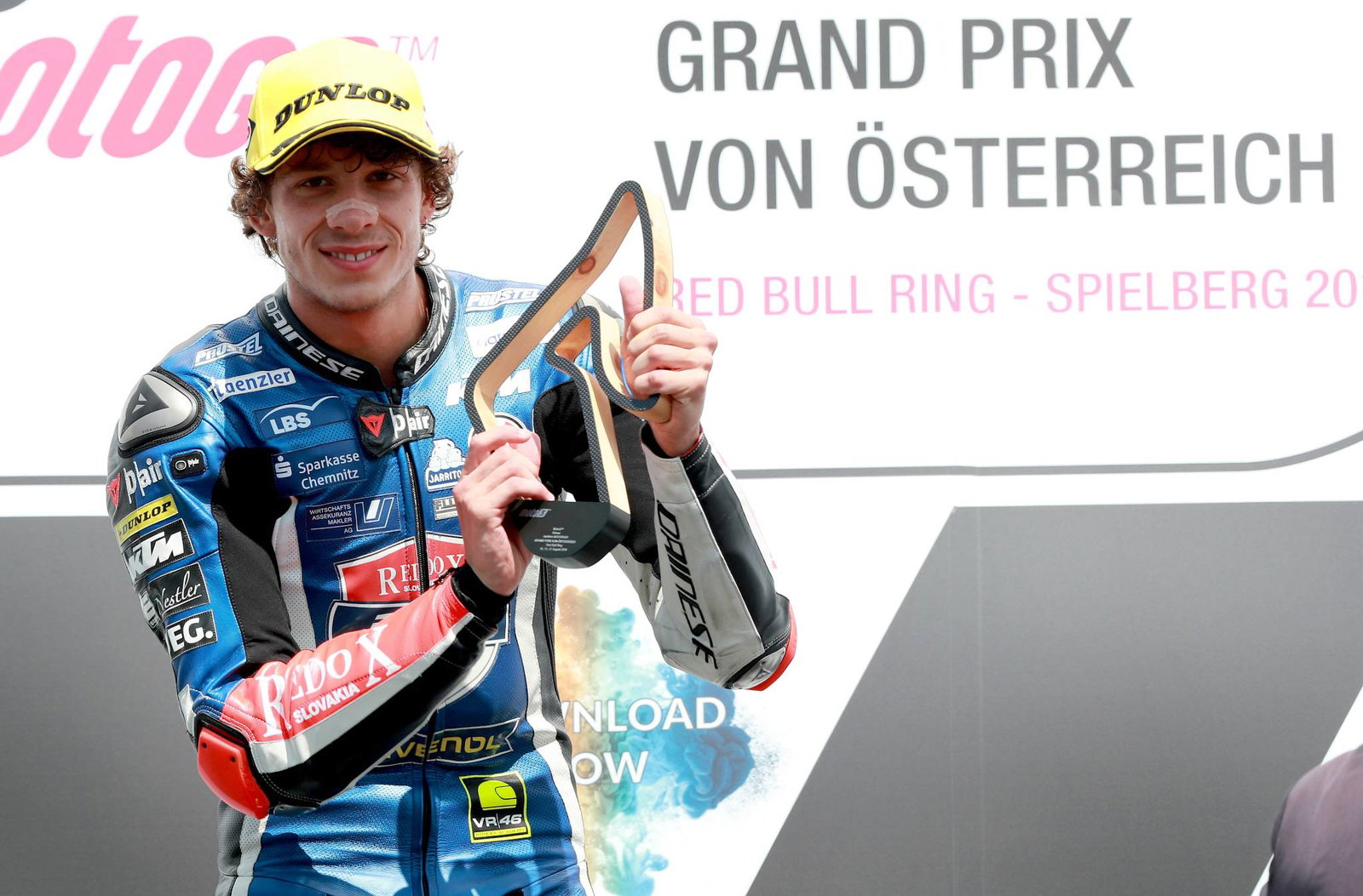 Crutchlow secures one-year contract extension with Honda