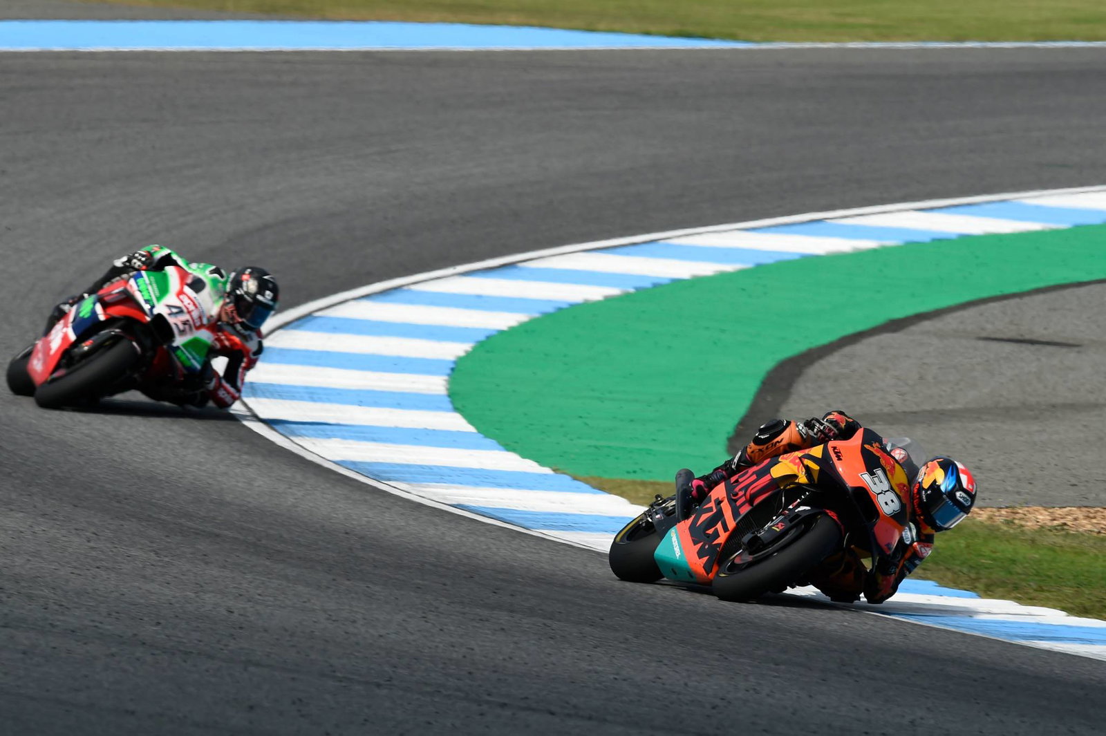 Quick-learning Torres progresses to close up to Simeon