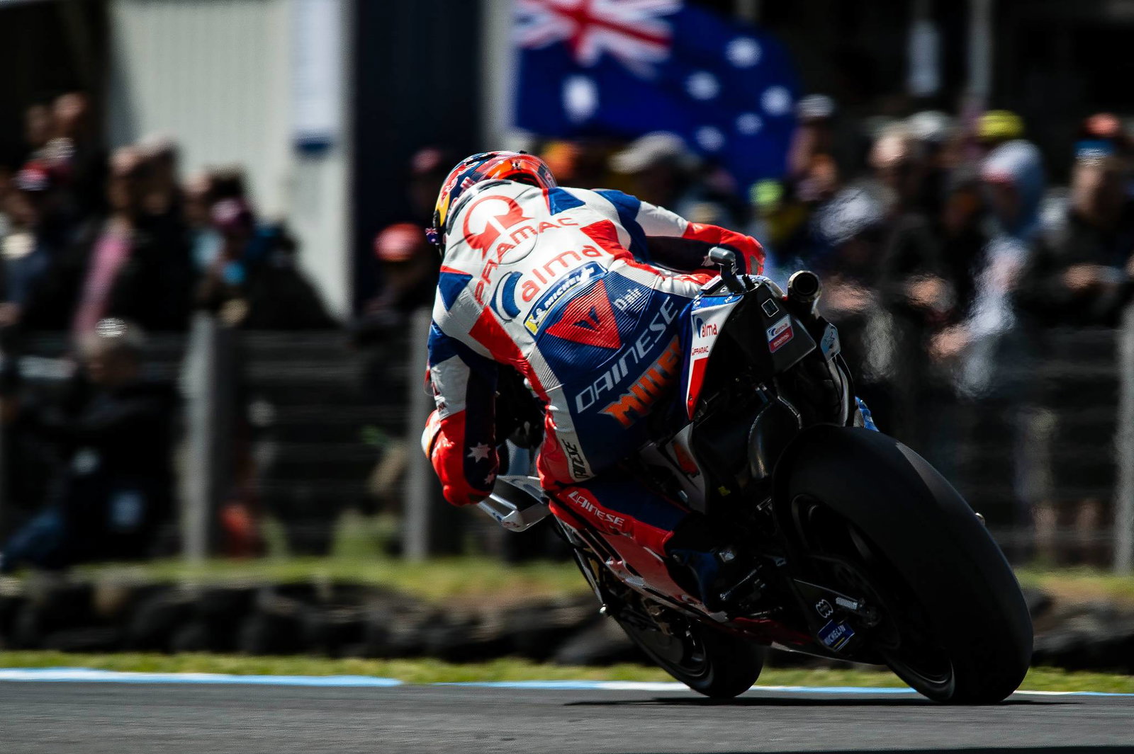 Australia: Oliveira tersengat perjalanan pabrik Binder, terasa 'tidak layak'