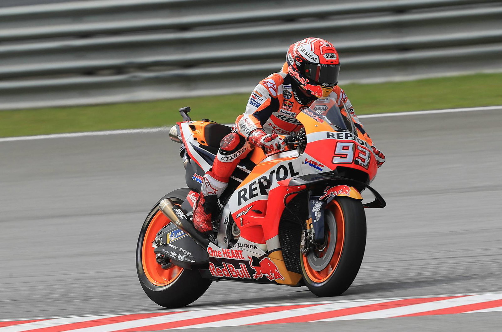 MotoGP Malaysia: 'On fire' Rins melaju ke depan di Sepang