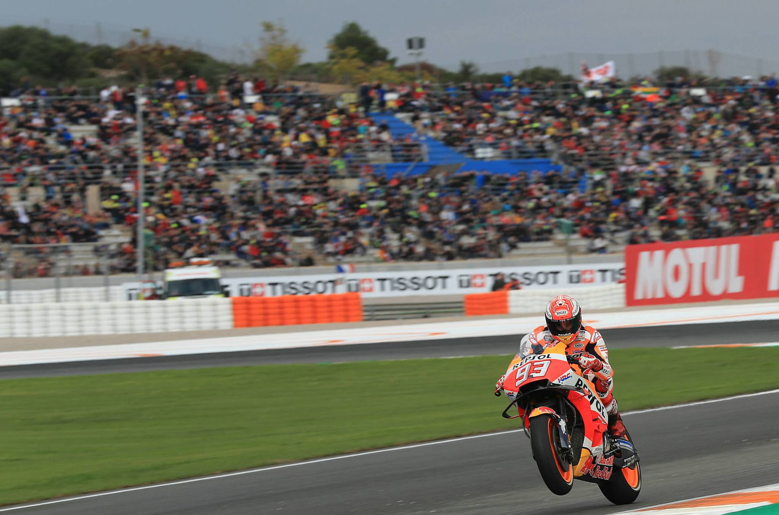Valencia MotoGP: Vinales storms through Q1 to pole position