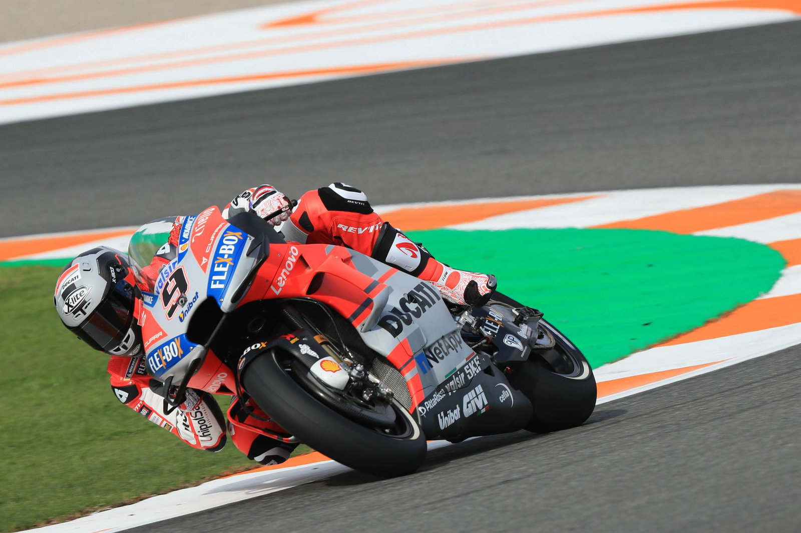 Miguel Oliveira 'mengerem' dengan KTM Tech3