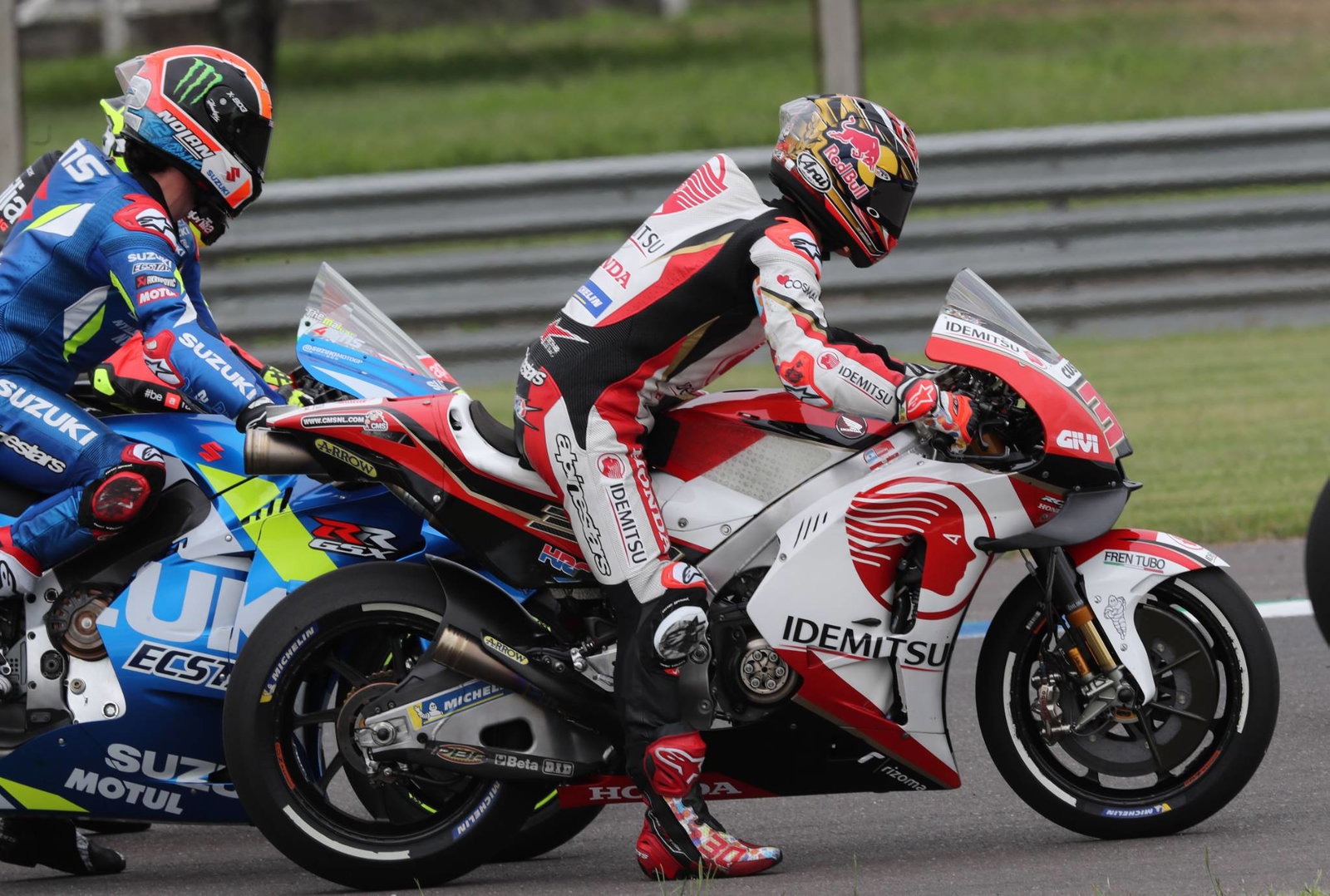 Marquez menyerbu tiang Argentina di depan Vinales