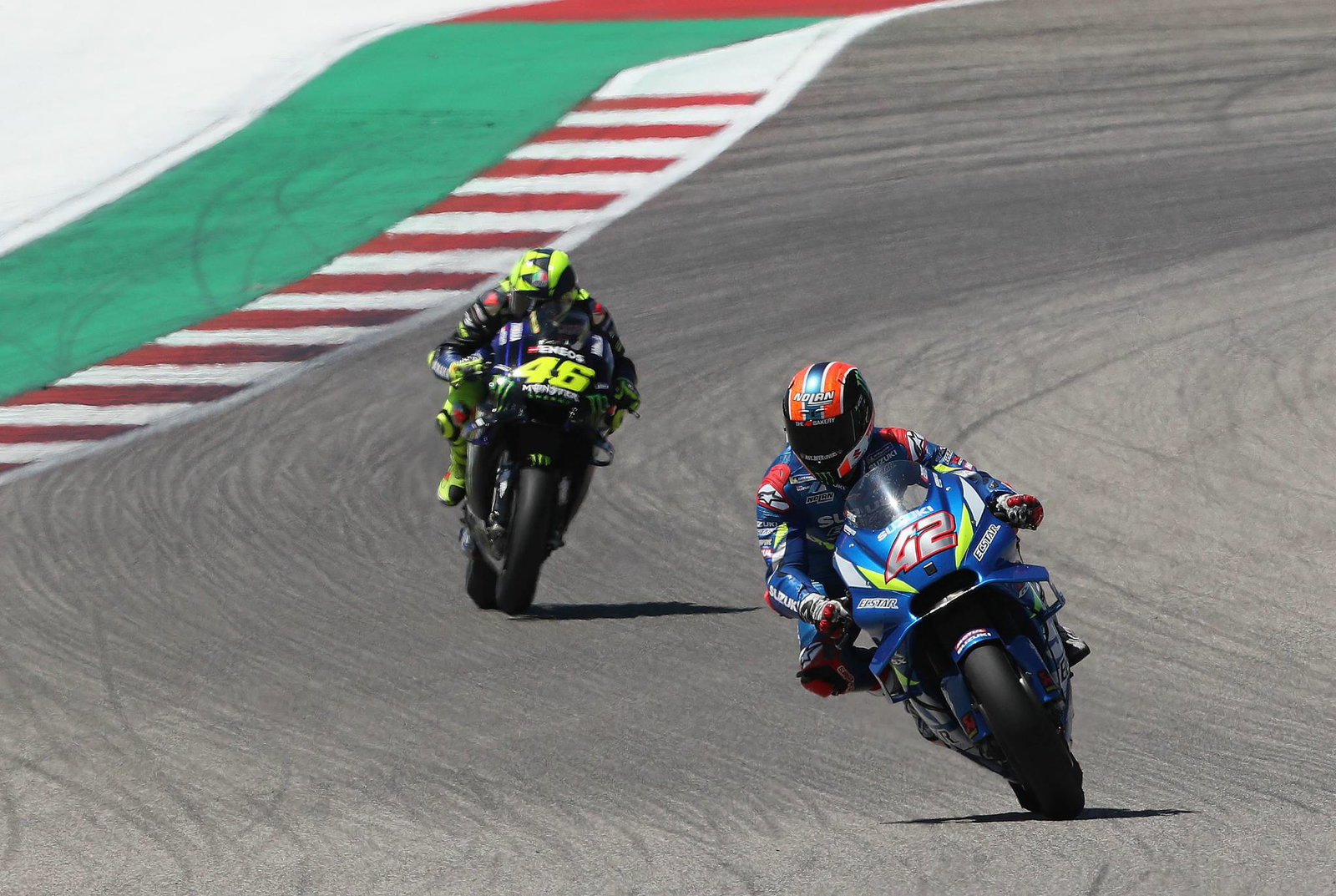 Rins mengalahkan Rossi untuk memenangkan MotoGP Amerika, Marquez terjatuh