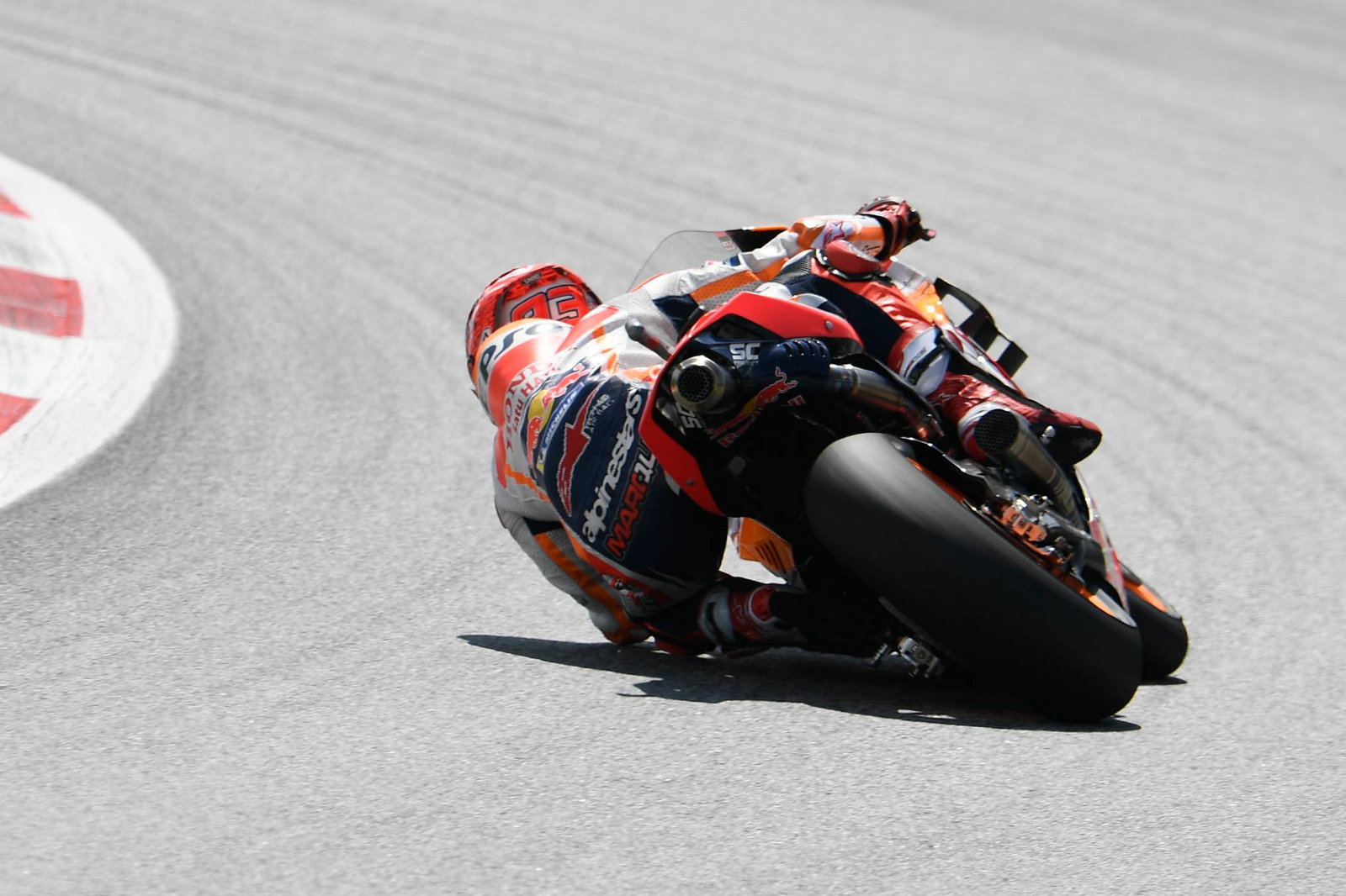 Dovizioso mengejutkan Marquez untuk mempertahankan rekor kemenangan Ducati di MotoGP Austria