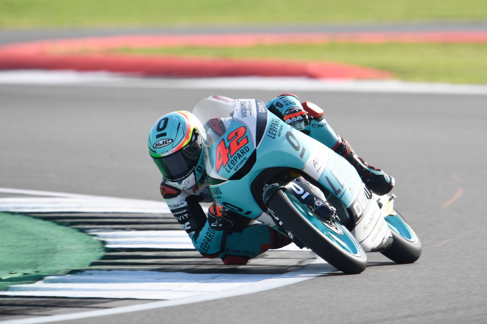 Moto3 Silverstone: Ramirez battles through the pack for victory