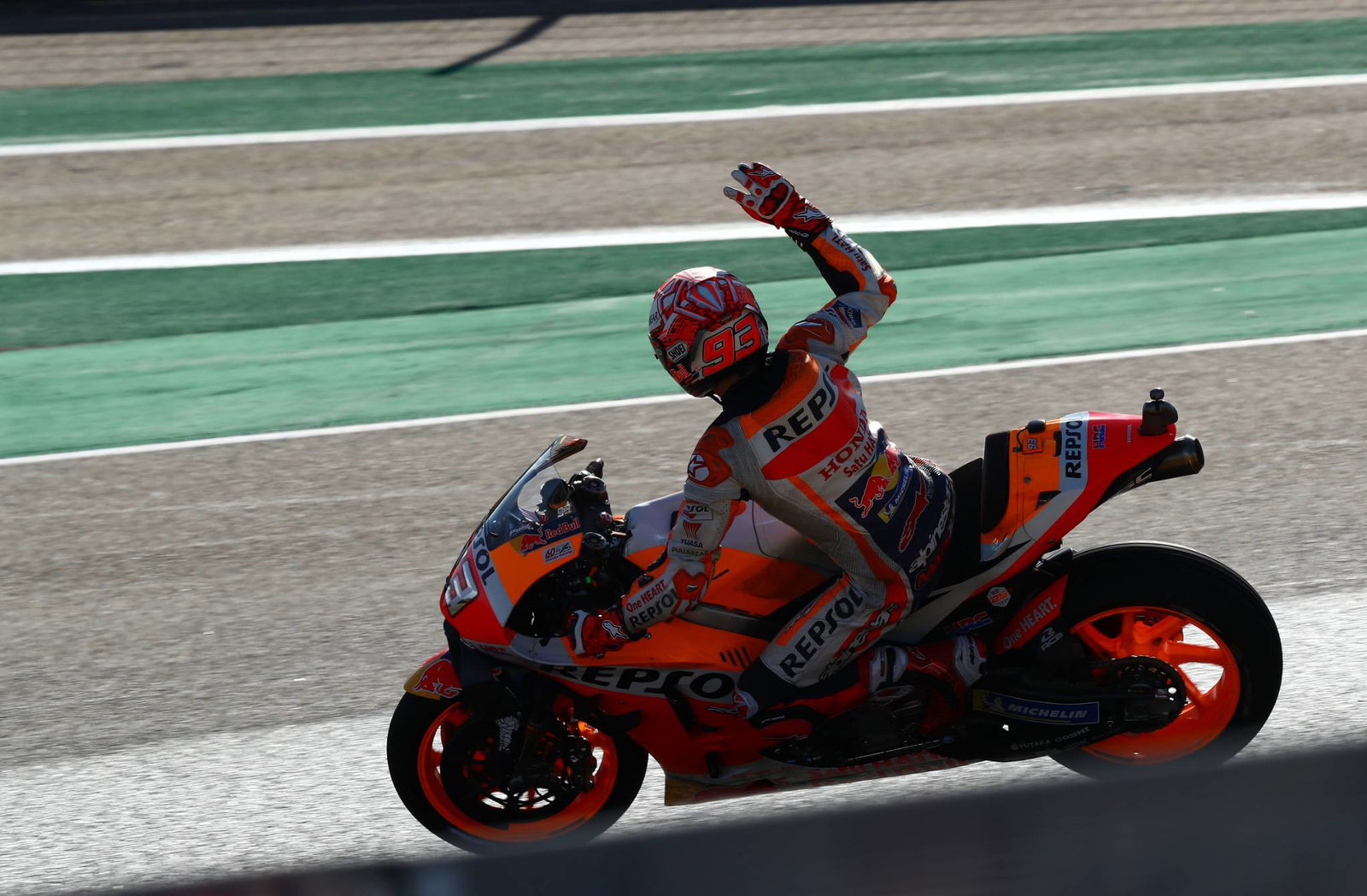 Marquez eases to Aragon MotoGP pole position