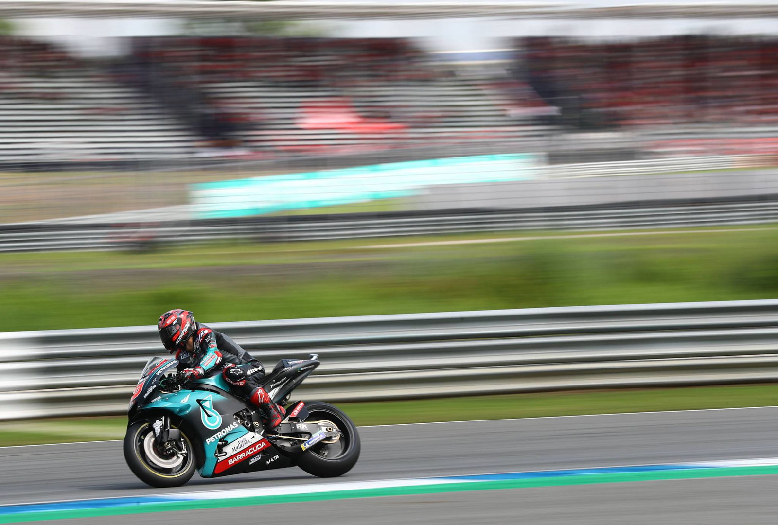 Dovizioso leaves it late to lead drying FP3